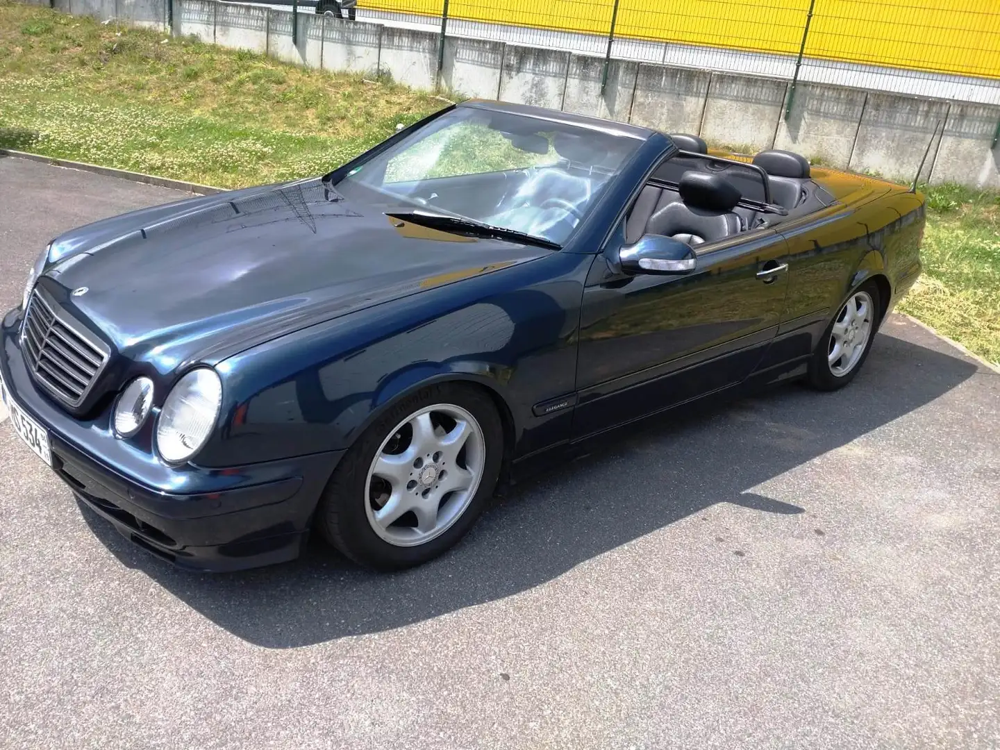 Mercedes-Benz CLK 230 Cabrio Kompressor Elegance "aus deutscher Hand" Black - 1