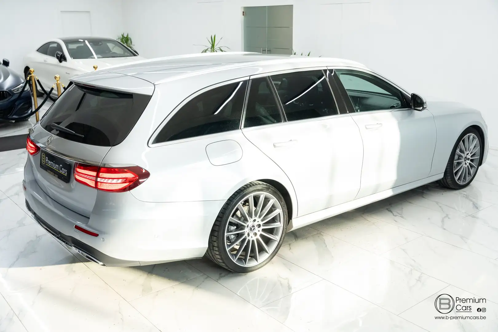 Mercedes-Benz E 220 D! AMG PACK! HUD! Garantie! Camera! Zeer Proper! Argent - 2