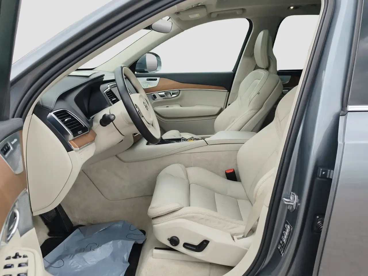 VOLVO XC90 T5 254ch INSCRIPTION AWD BVA 7 places Toit pano Sièges chauffants cuir Caméra de recul - 2EME MAIN