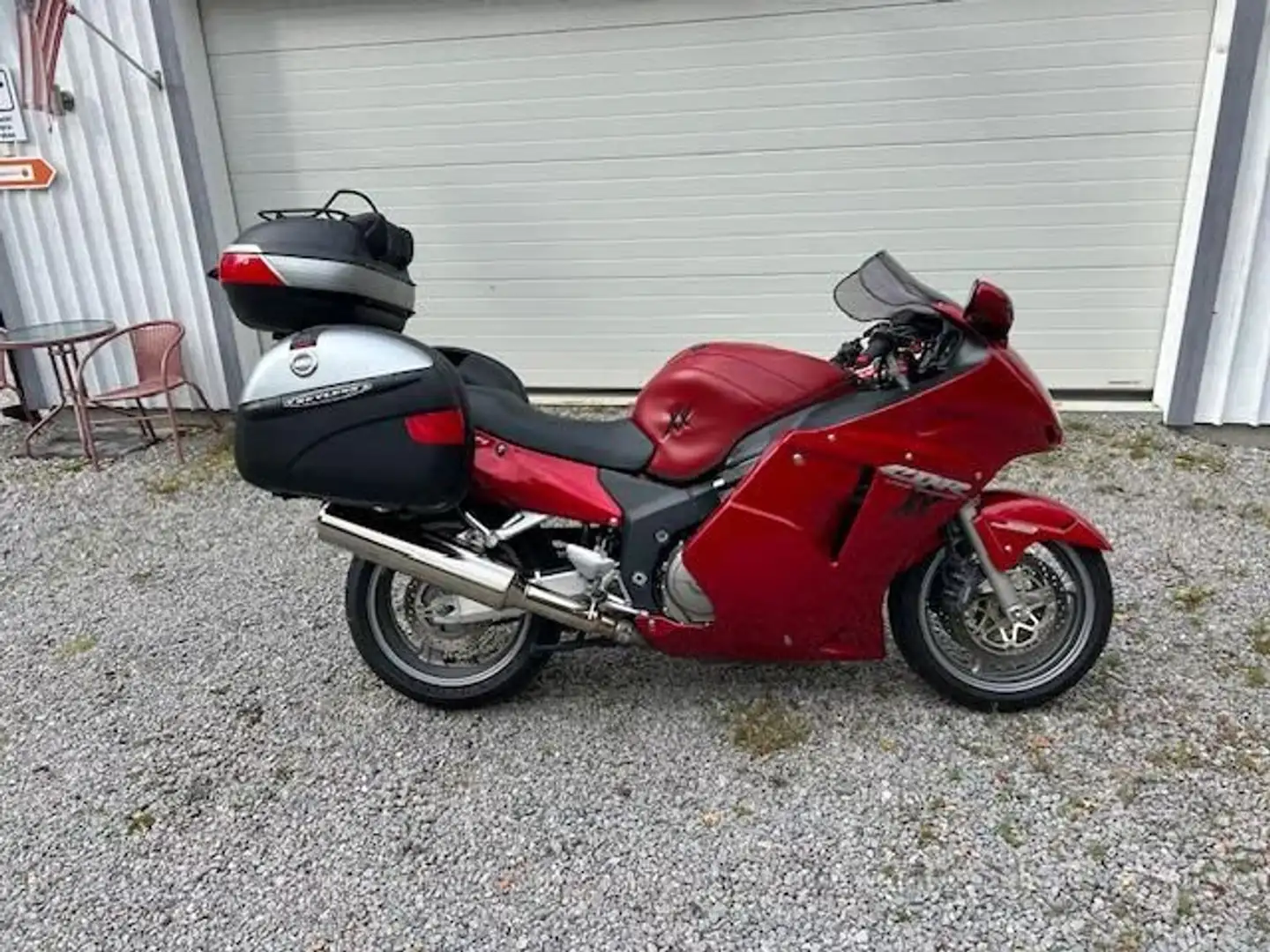 Honda CBR 1100 Rojo - 1