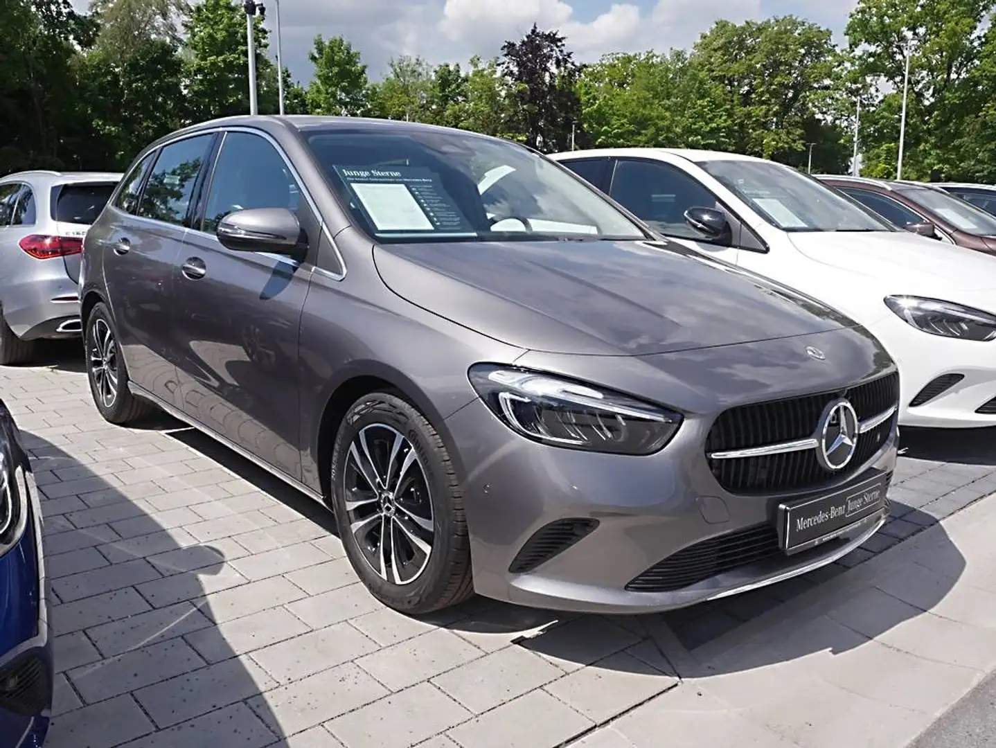 Mercedes-Benz B 180 PROGRESSIVE+WINTER-PAK+LED+KAMERA+PDC+MBUX Grau - 2