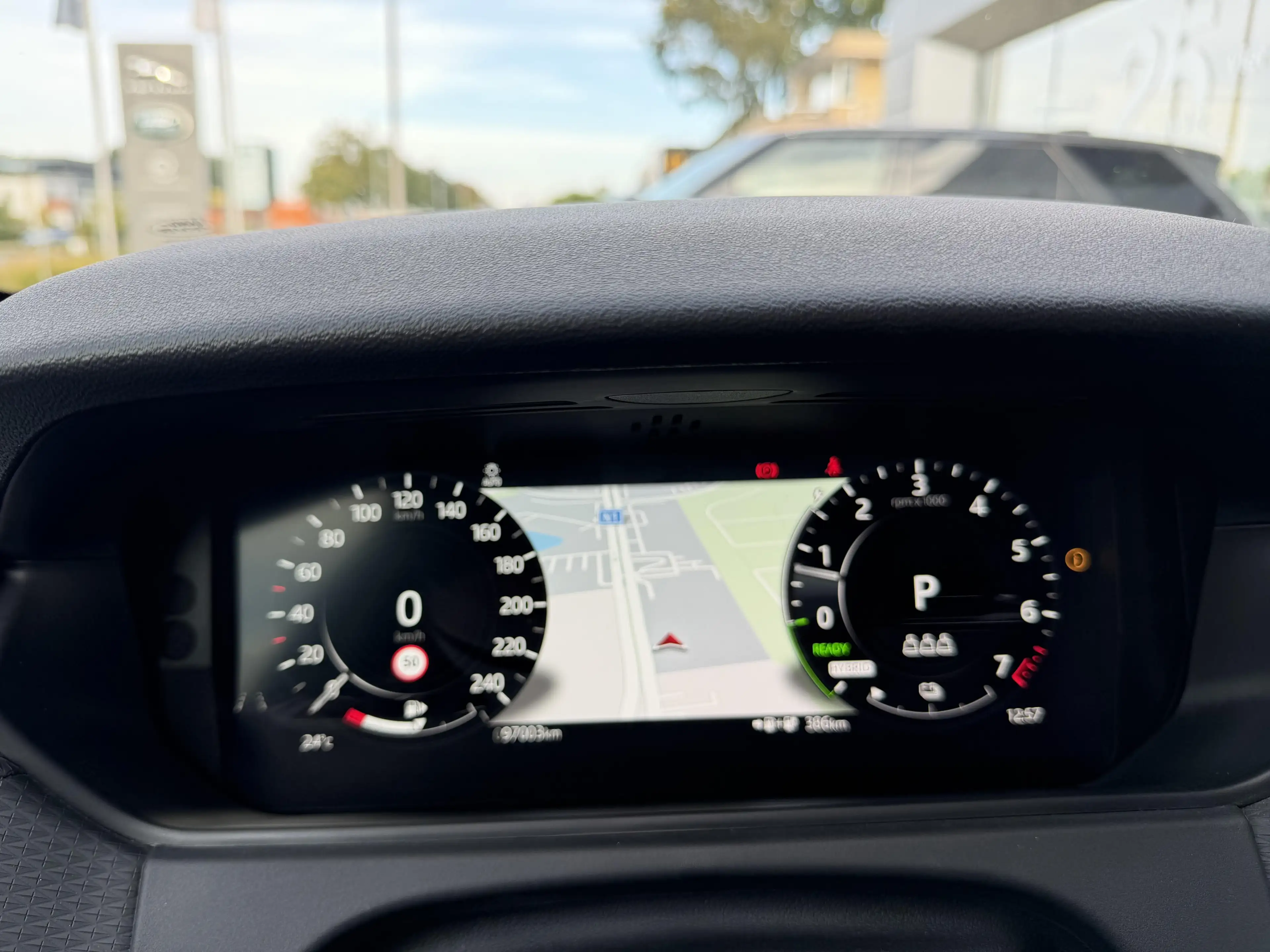 Land Rover Range Rover Velar P400e S — photo 13