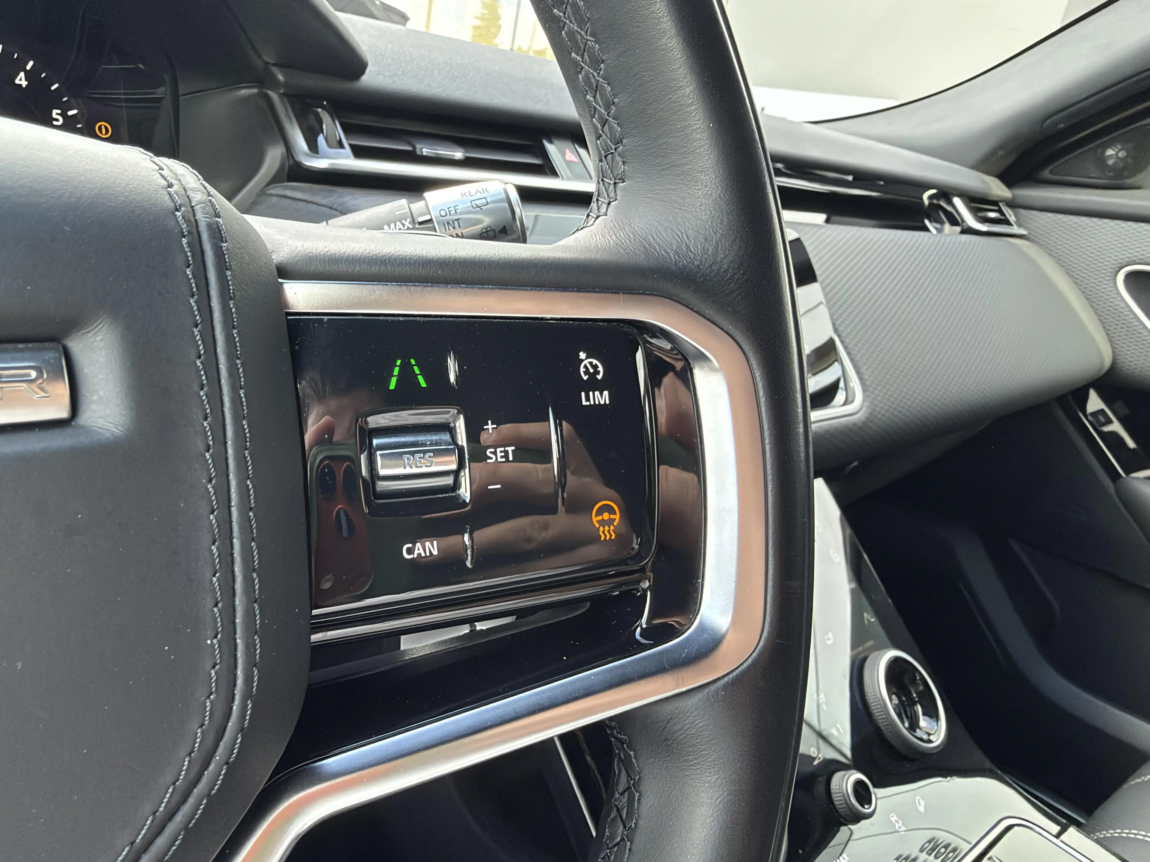 Land Rover Range Rover Velar P400e S — photo 10