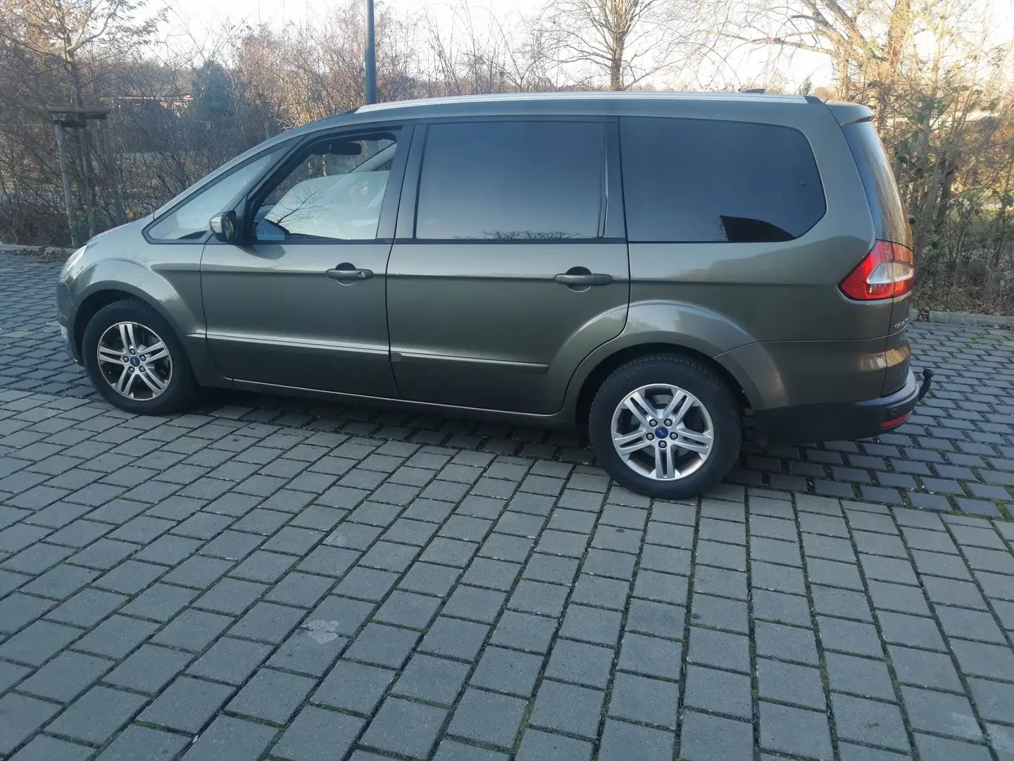Ford Galaxy 2.0 TDCi DPF 10/2012 Titanium Automatik Tüv 7/2027 - 1