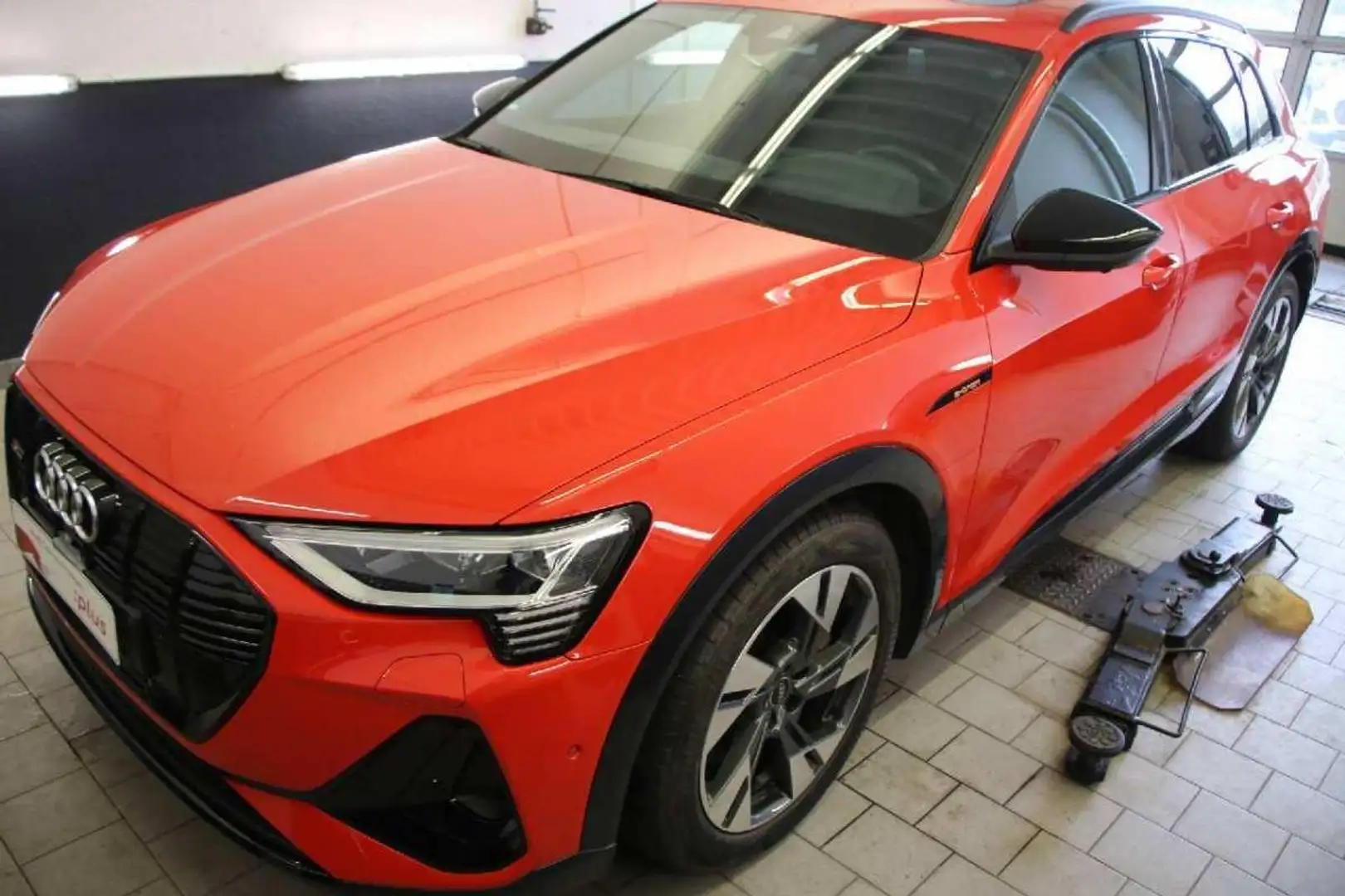 Audi e-tron 55 S LINE BLACK/HuD/ACC/PANO/360°/MATRIX Rouge - 1