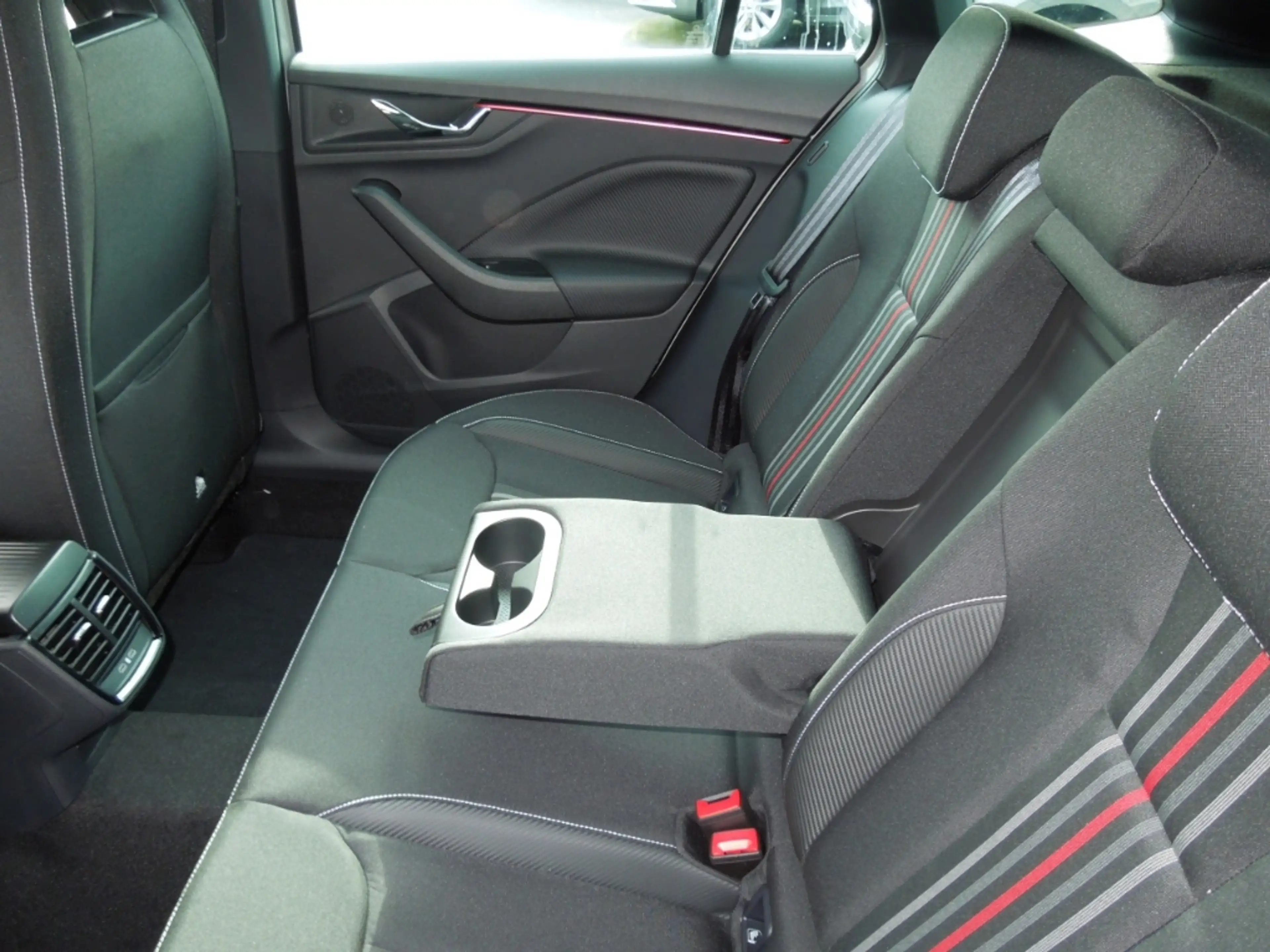 Skoda Scala 1.0TSI Monte-Carlo/Matrix/Panoramadach/Sitzheizung — photo 11