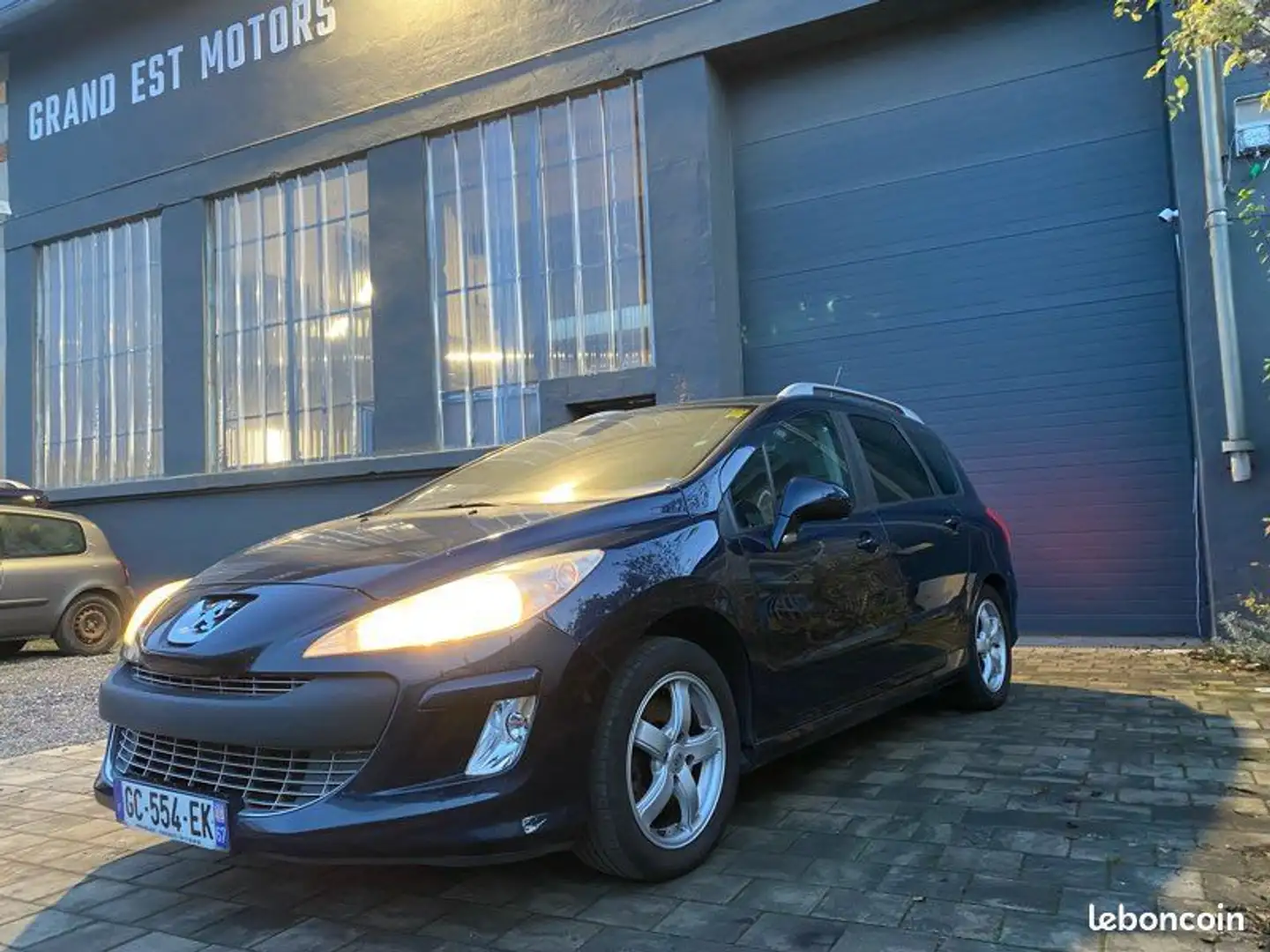 Peugeot 308 7 places bougies et bobines à prévoir témoins moteur allumé - Bleu - 1