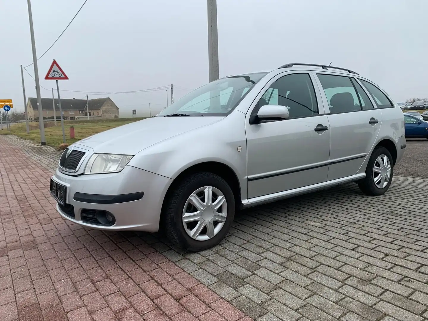 Skoda Fabia Combi 1.4 - TÜV/AU NEU Grigio - 1