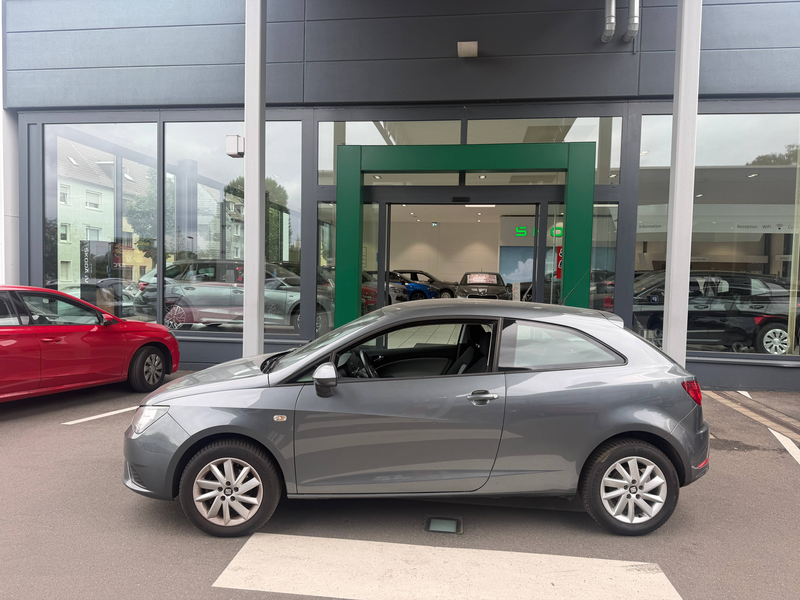 SEAT Ibiza Style Salsa mit Navigation — photo 4
