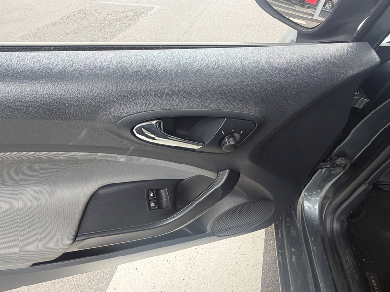 SEAT Ibiza Style Salsa mit Navigation — photo 13