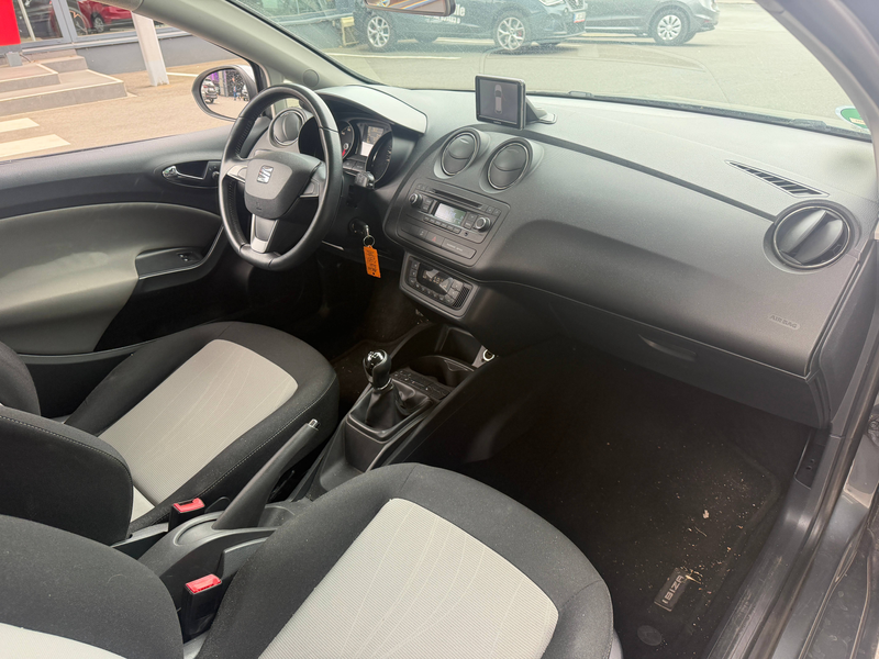 SEAT Ibiza Style Salsa mit Navigation — photo 9