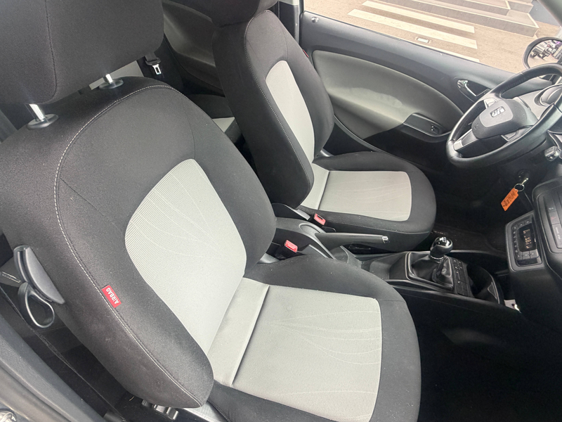 SEAT Ibiza Style Salsa mit Navigation — photo 10