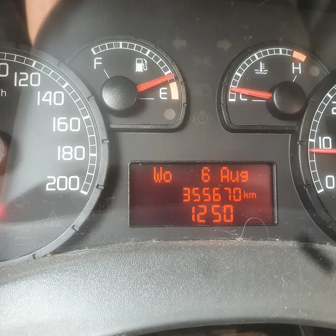 Fiat Doblo Doblo 1.9 Multijet 8V DPF Family siva - 1