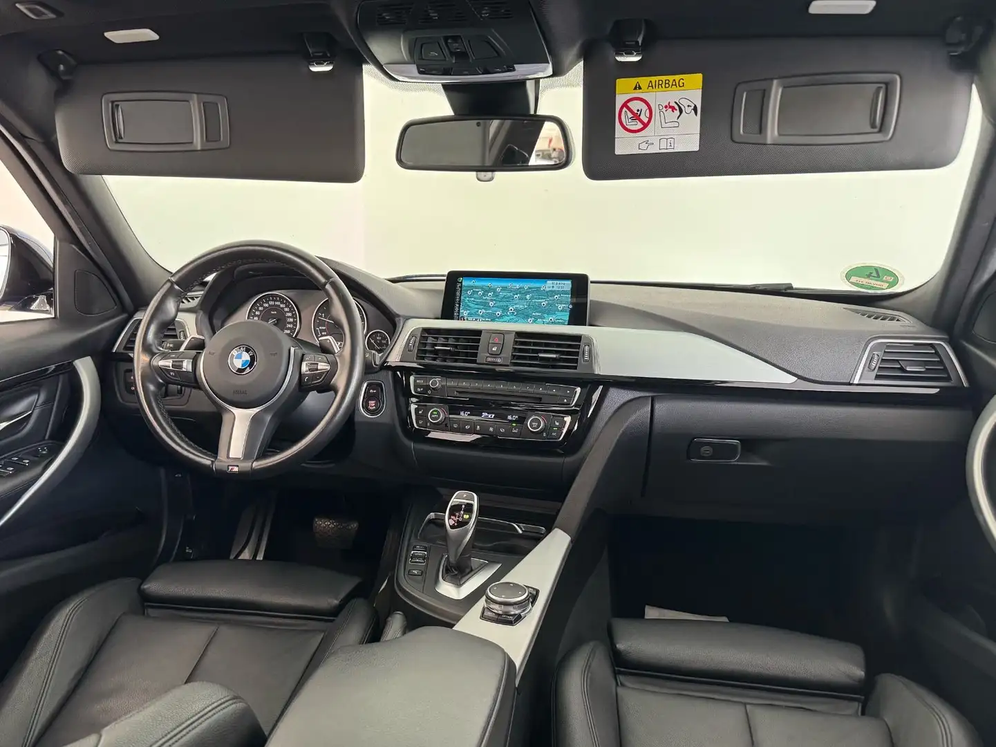 BMW 320 d Touring M-Sport|PANO|LED|SONDERLACK|NAVI|F1 Blau - 2