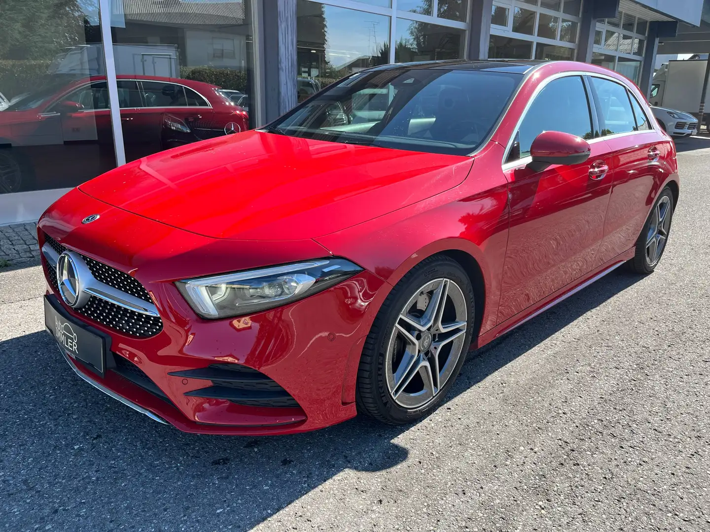 Mercedes-Benz A 250 4Matic AMG*PANO*NAVI*MULTIBEAM LED* Rot - 1