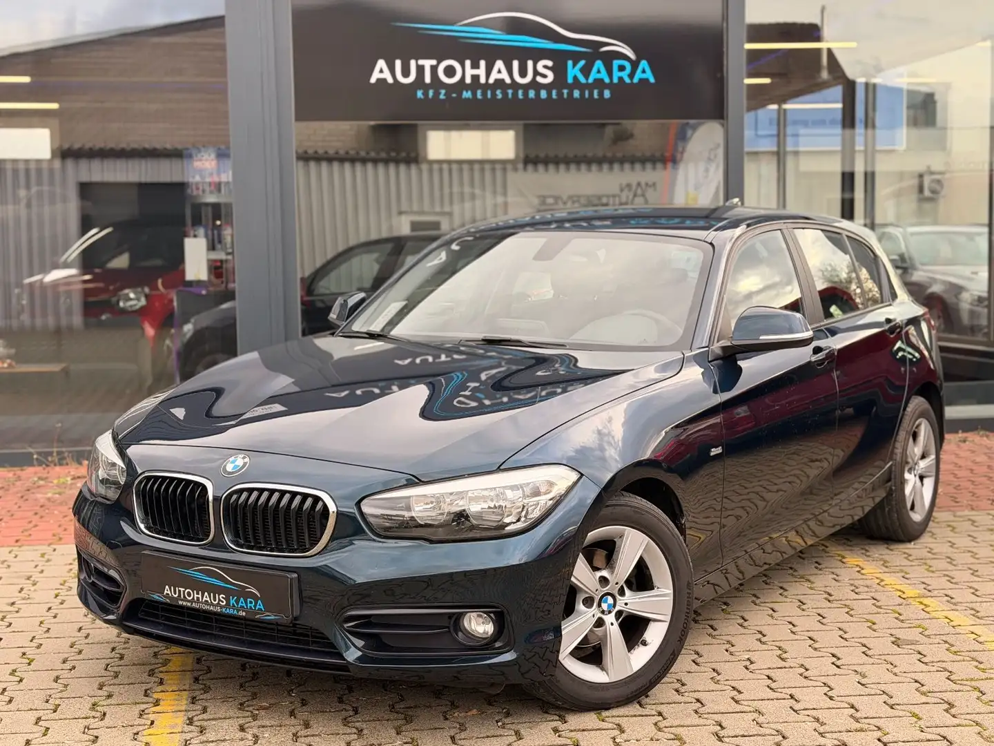 BMW 118 i Sport Line *Automatik* Blau - 1