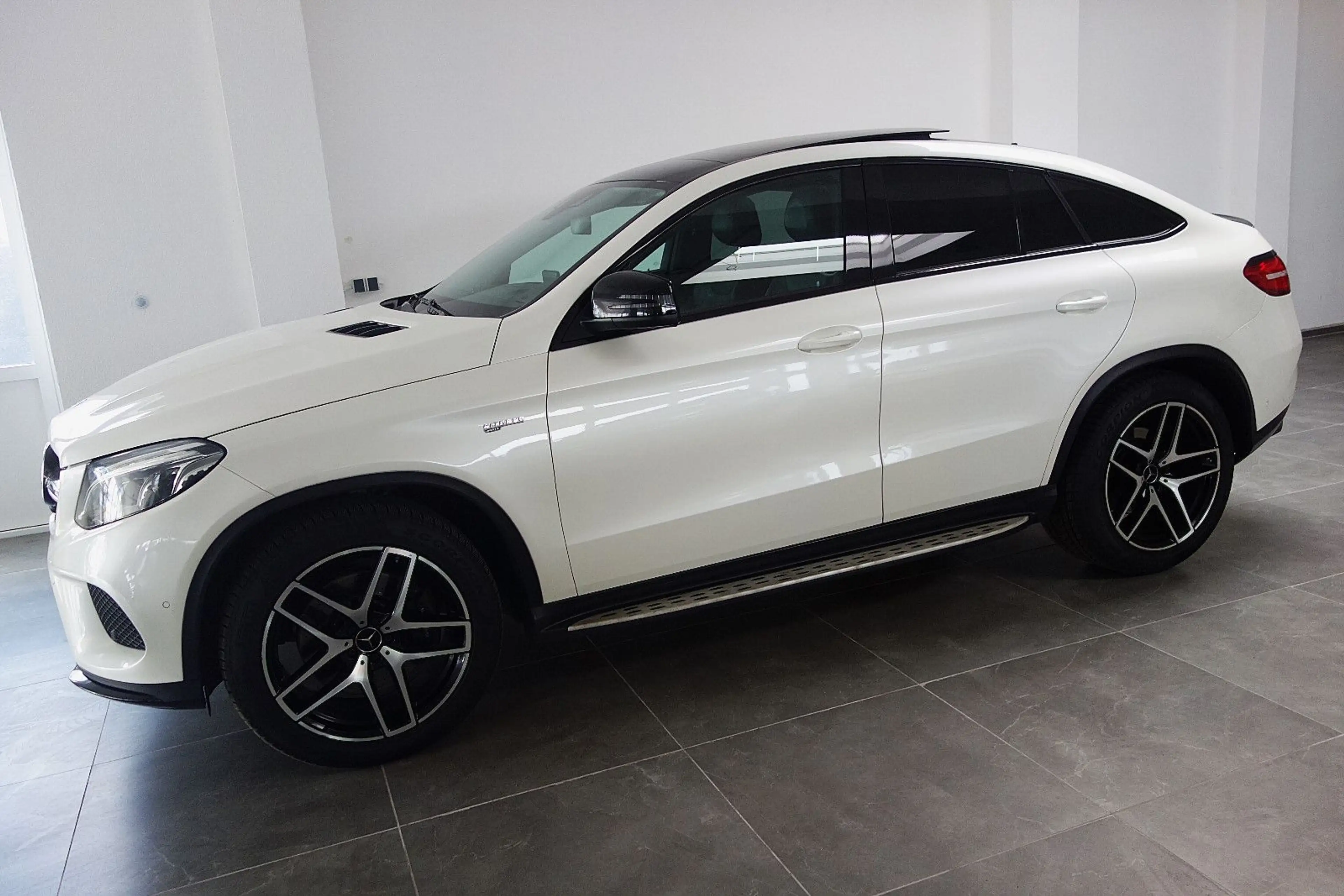 Mercedes-Benz GLE 43 AMG Coupe Designo 9G/360°/Pan/Night/21-Zo — photo 6