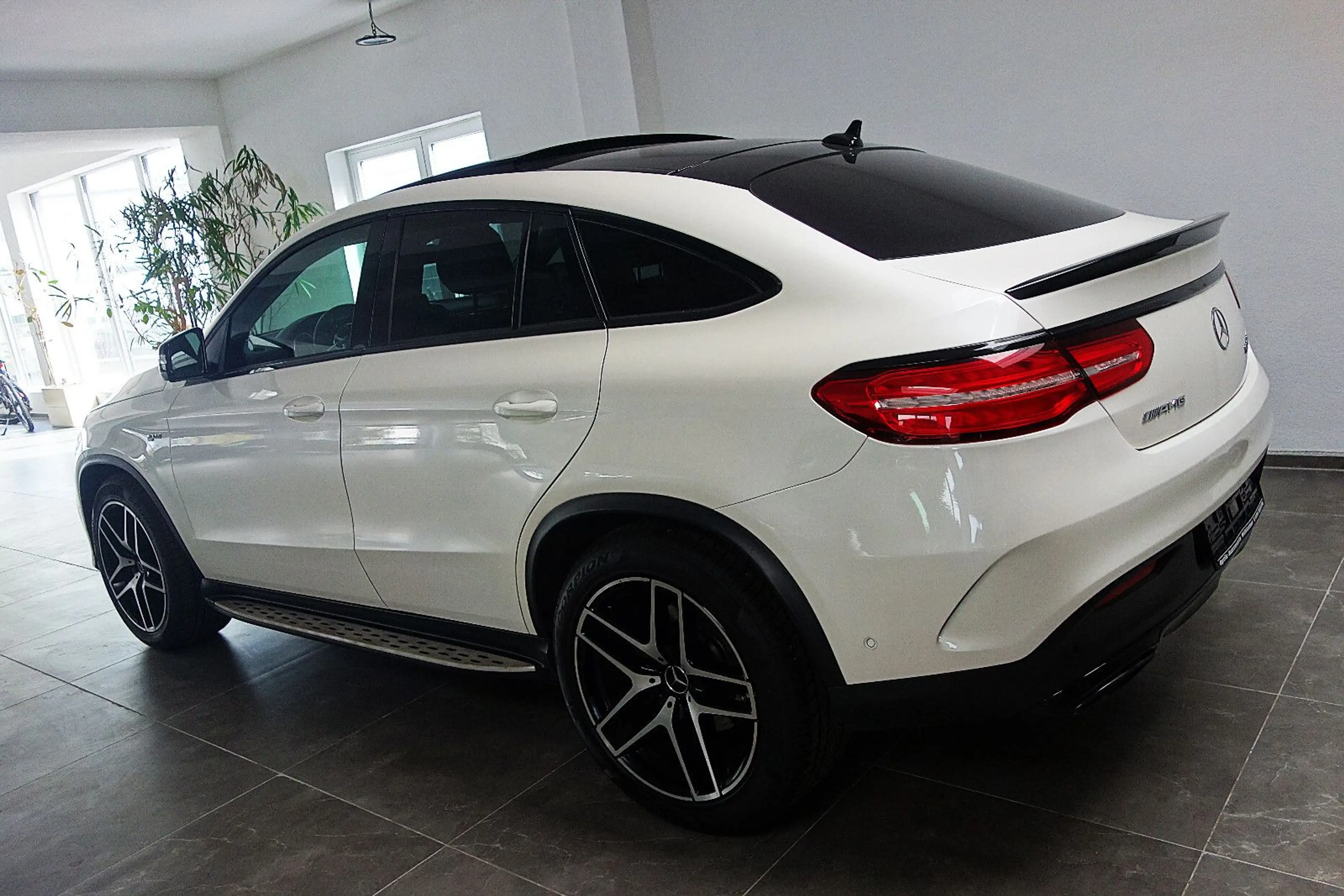 Mercedes-Benz GLE 43 AMG Coupe Designo 9G/360°/Pan/Night/21-Zo — photo 8