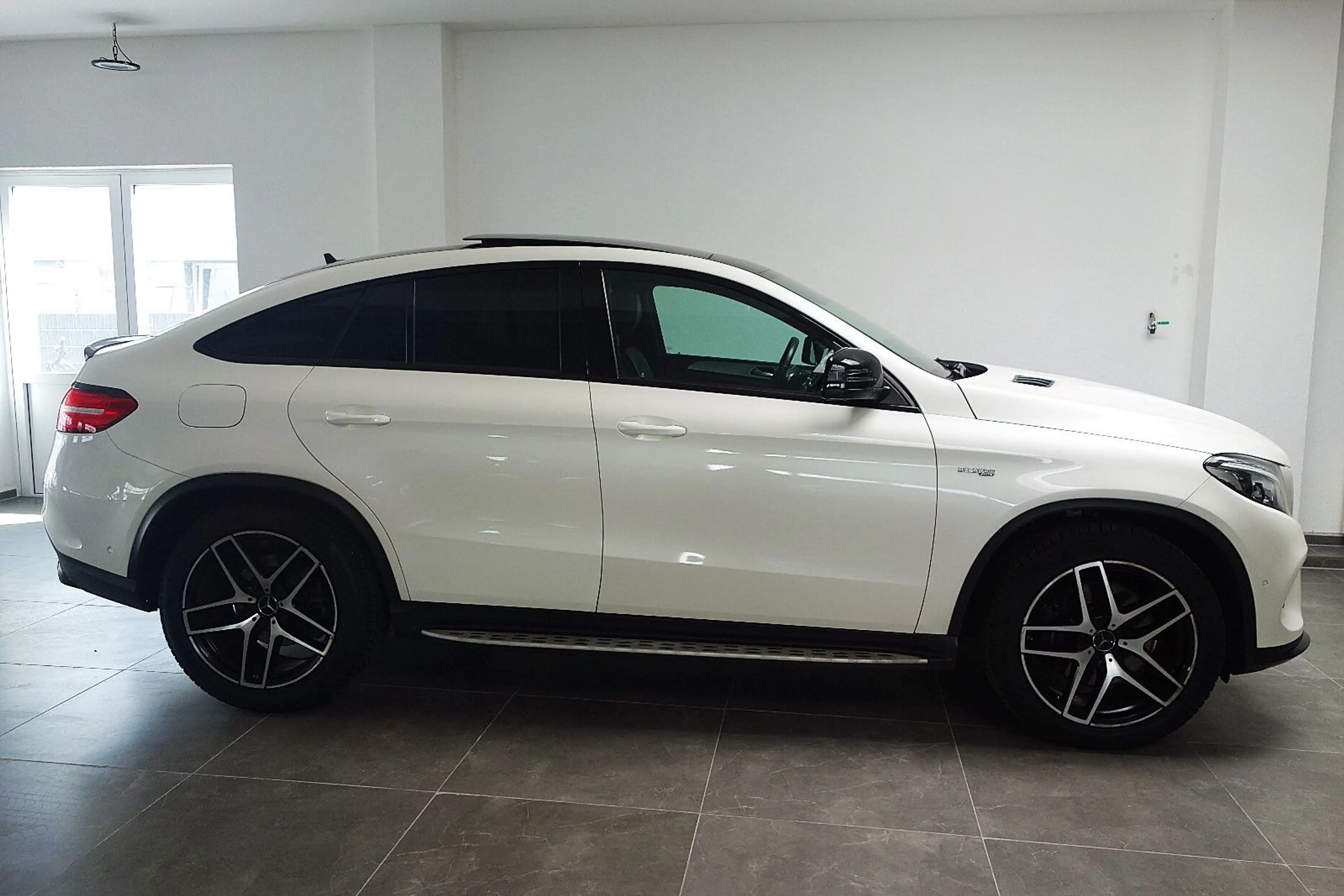 Mercedes-Benz GLE 43 AMG Coupe Designo 9G/360°/Pan/Night/21-Zo — photo 5