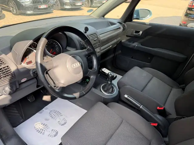 Audi A2 view 9