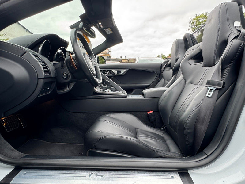 Jaguar F-Type Cabriolet S AWD Bi-Xenon*Kam*PDC*Navi — photo 12