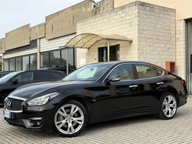 Infiniti Q70 Q70 2.2d Premium Executive auto E6