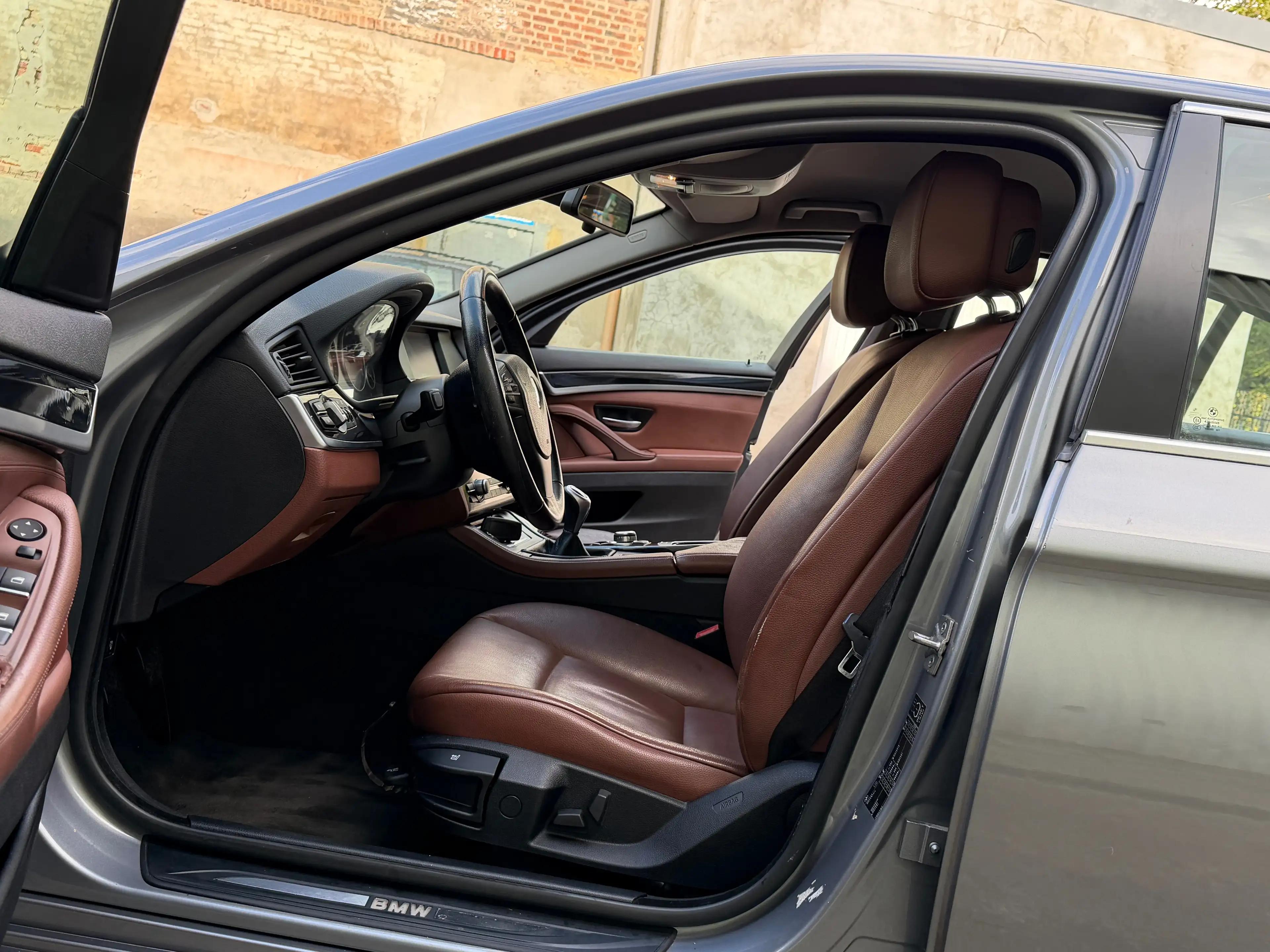 BMW 520 D//NAVI//CUIR//1MAIN — photo 8