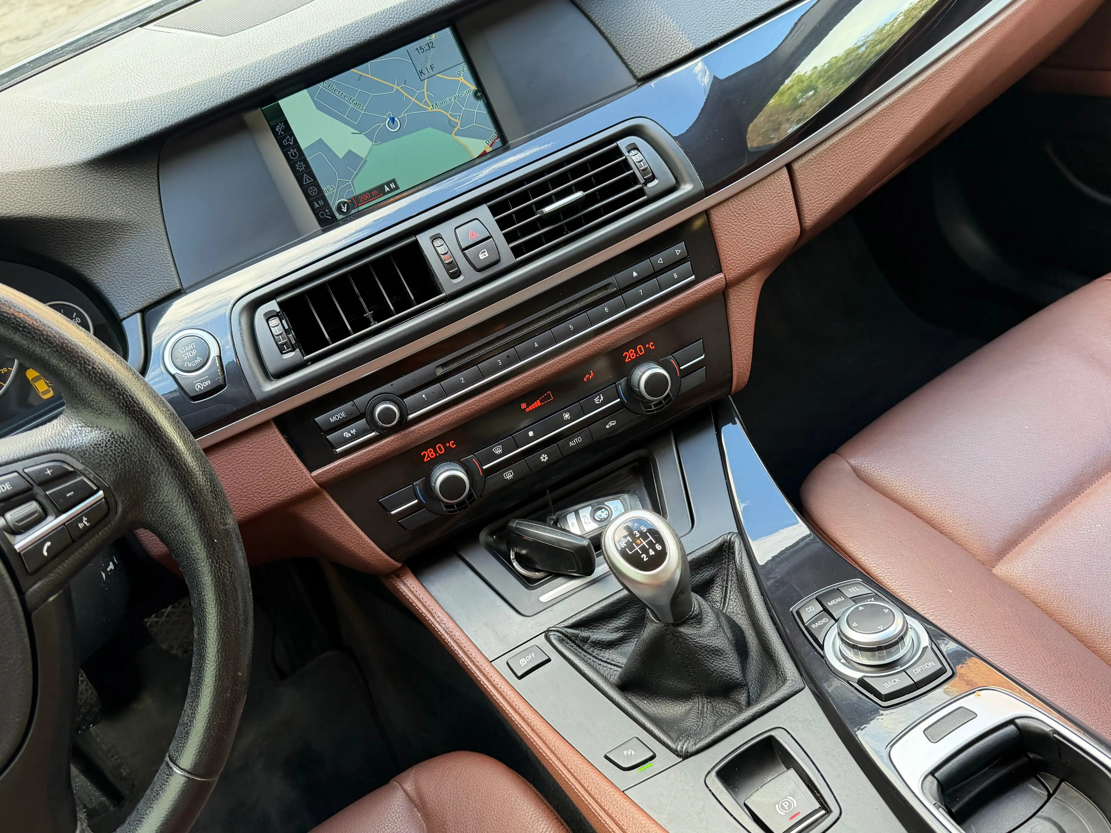 BMW 520 D//NAVI//CUIR//1MAIN — photo 12