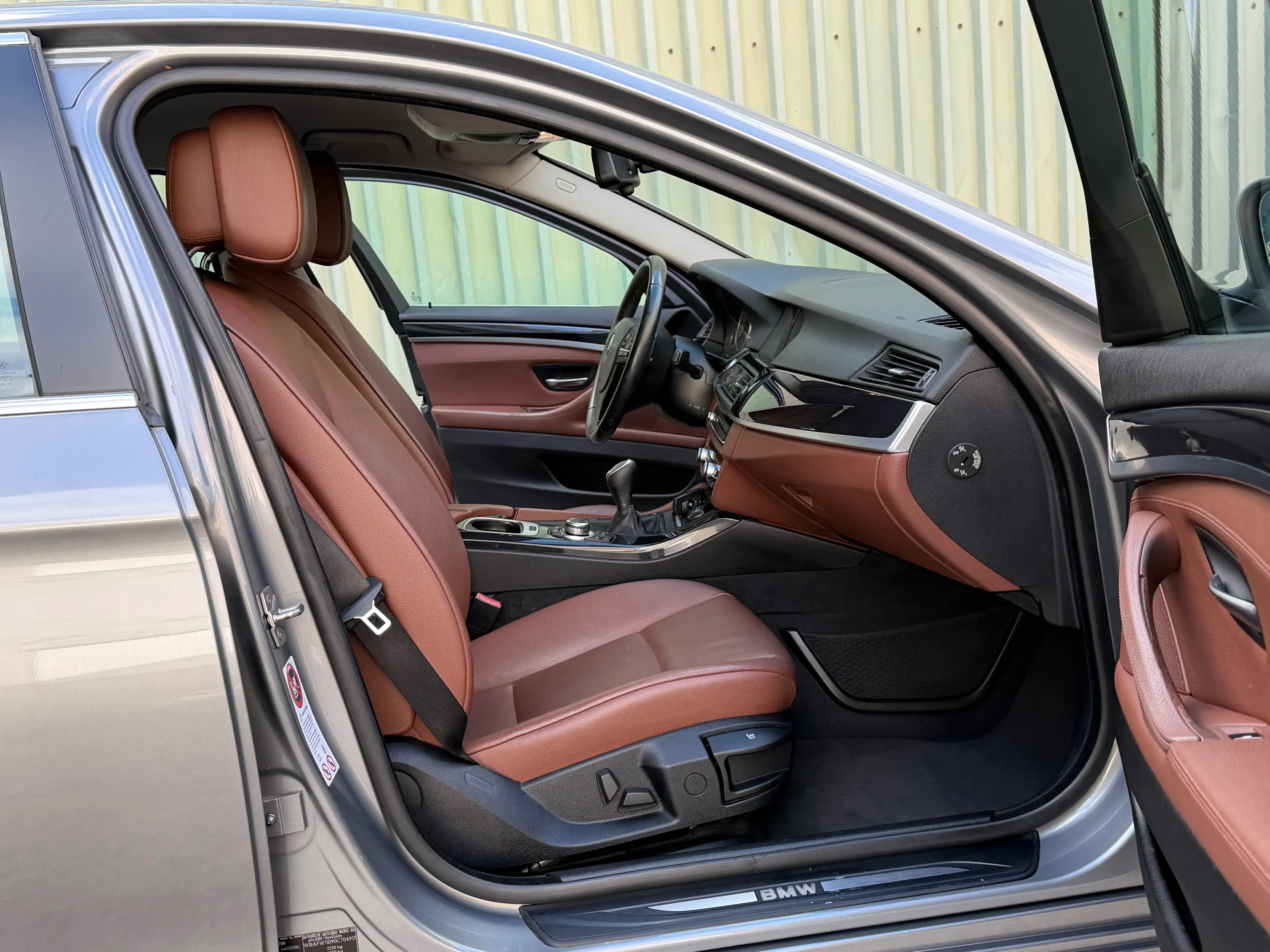 BMW 520 D//NAVI//CUIR//1MAIN — photo 9