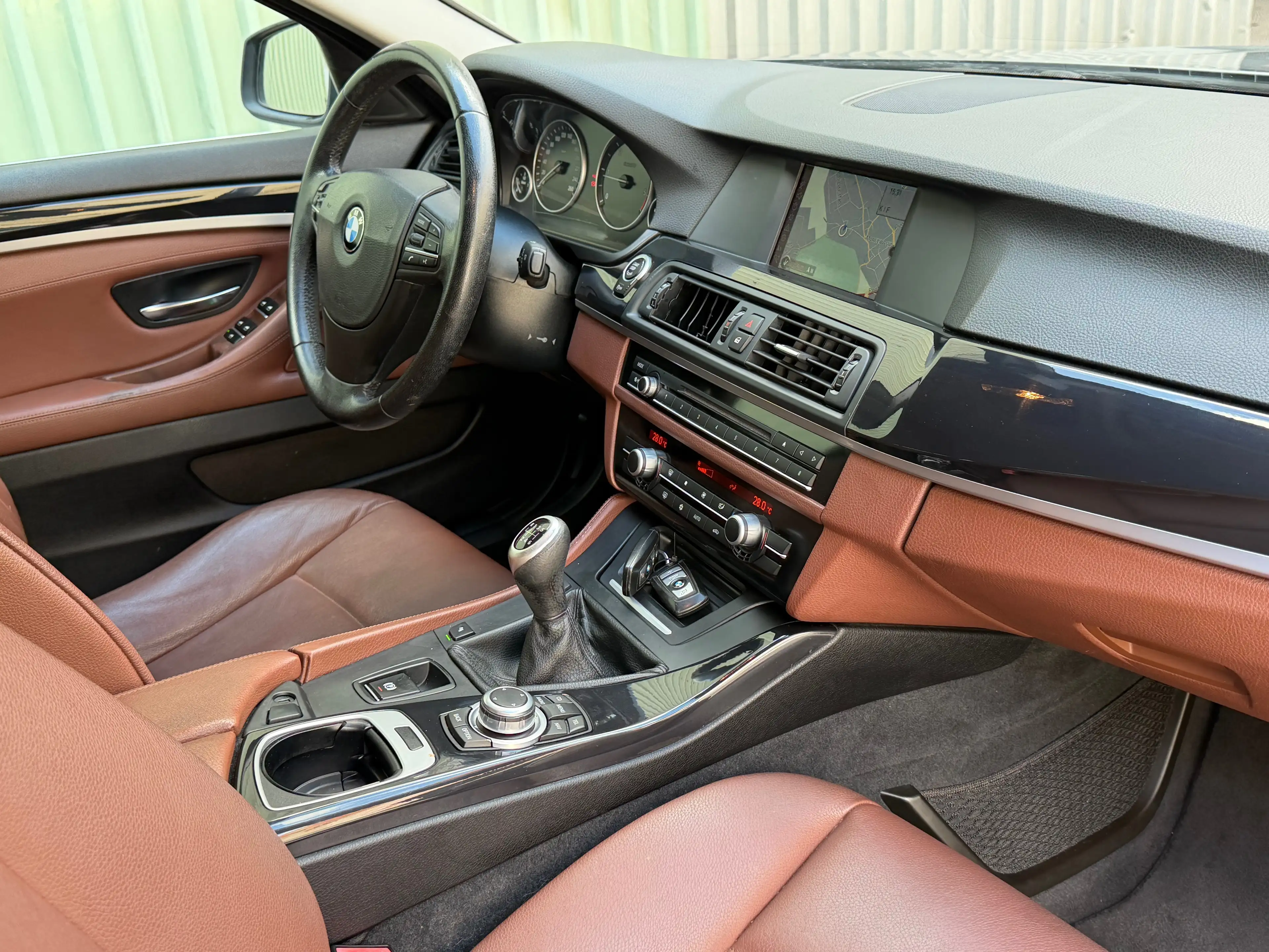 BMW 520 D//NAVI//CUIR//1MAIN — photo 14