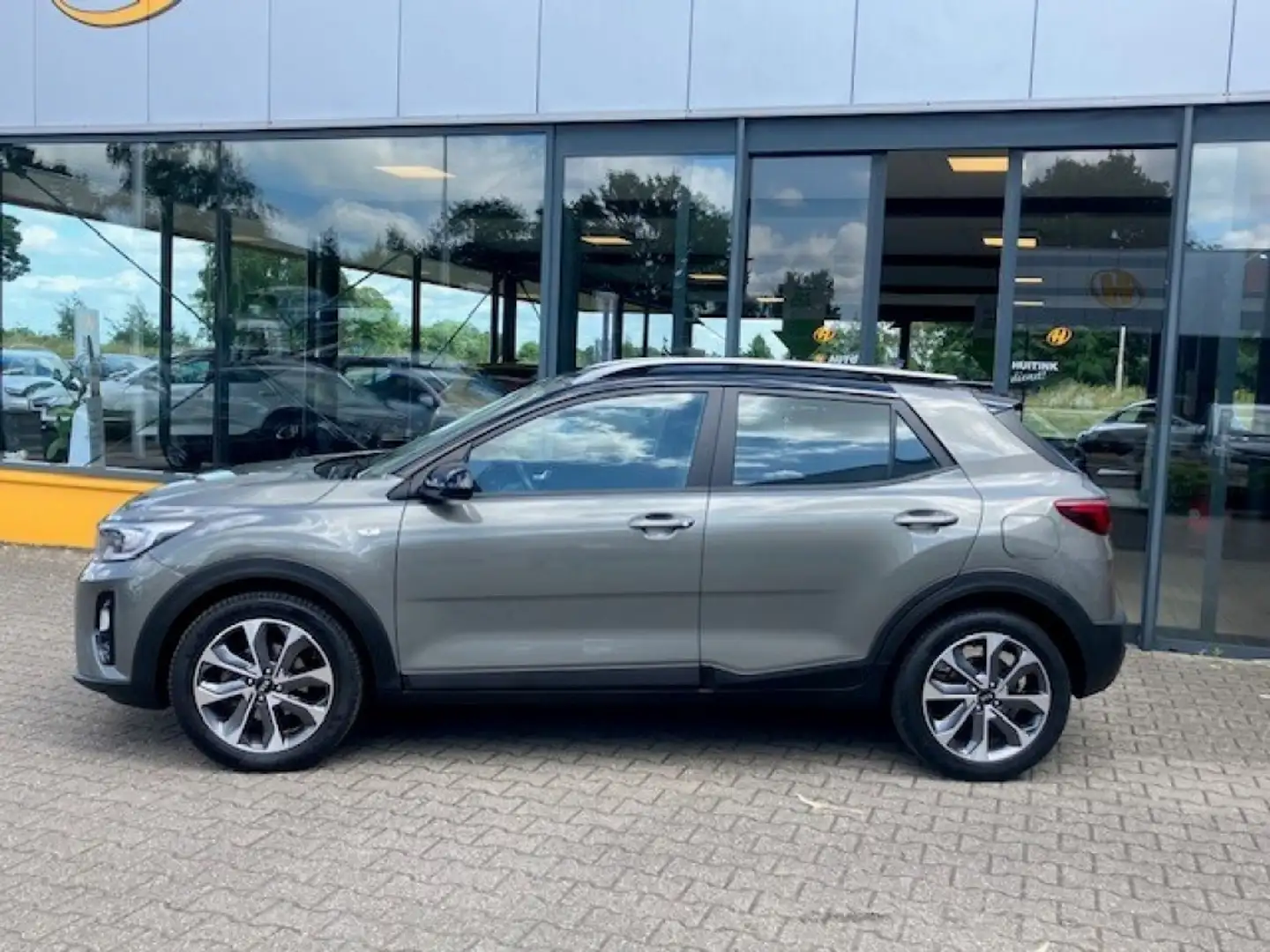 Kia Stonic 1.0 T-GDI Dynamic Line - Navi - camera - Apple/And Grijs - 2