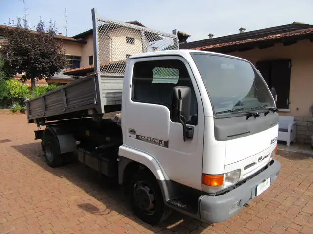 Nissan Cabstar 3.0 Tdi 110 cv Ribaltabile Trilaterale Euro 4