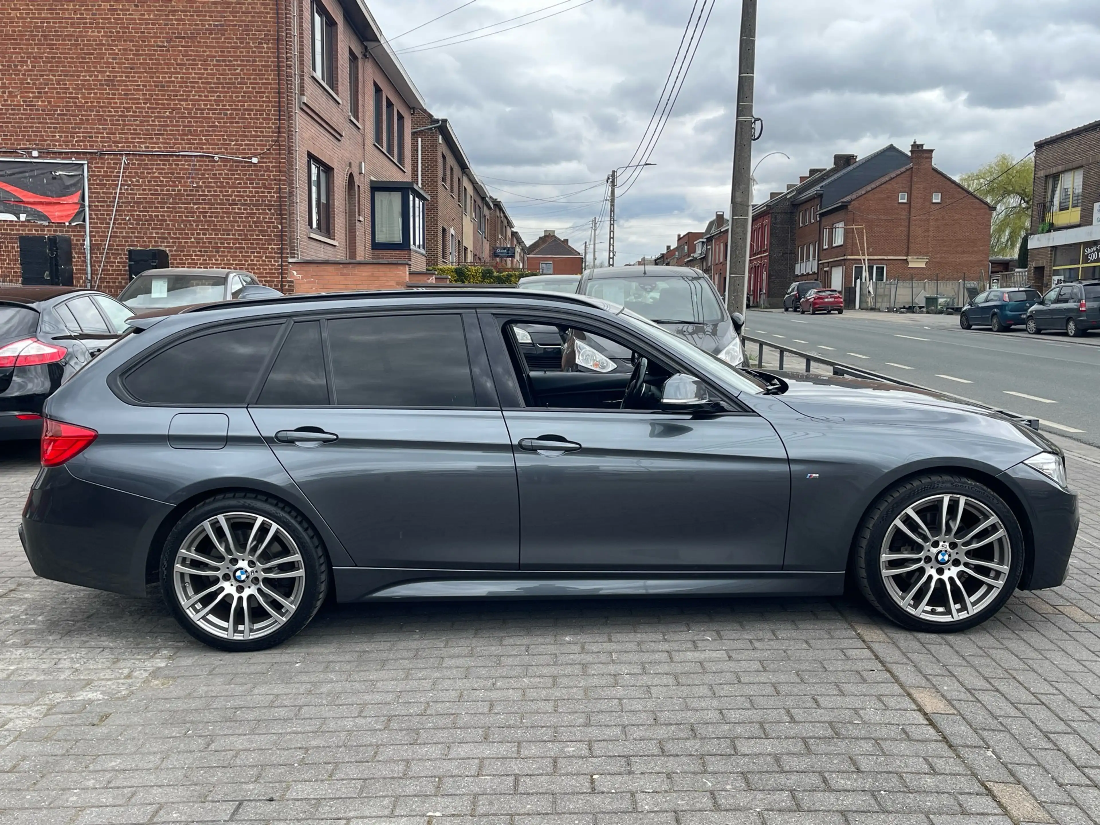 BMW 330 D X DRIVE / GARANTIE 12 MOIS / CARNET / 1er MAIN — photo 8