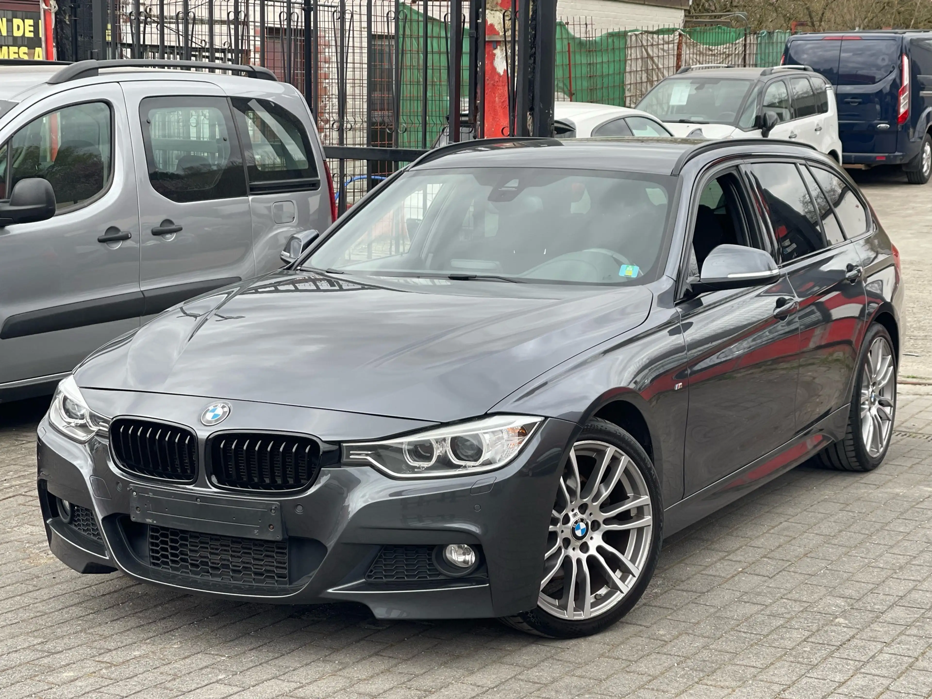 BMW 330 D X DRIVE / GARANTIE 12 MOIS / CARNET / 1er MAIN