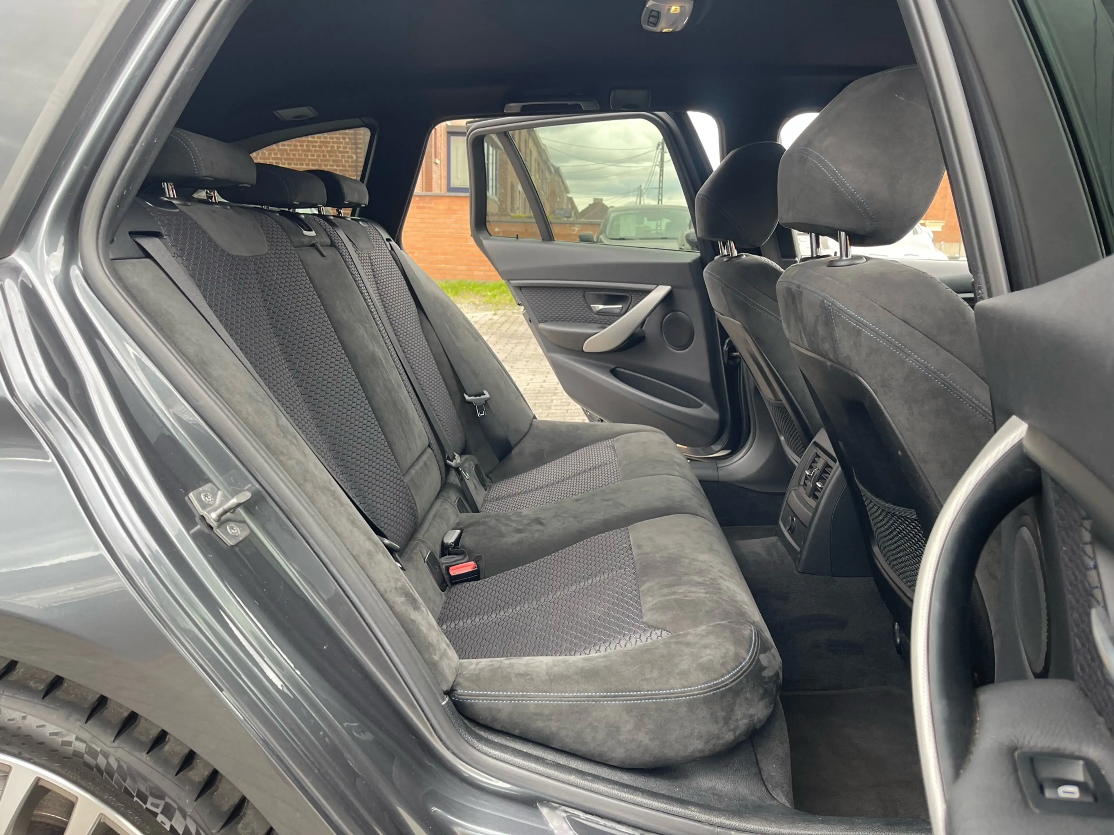 BMW 330 D X DRIVE / GARANTIE 12 MOIS / CARNET / 1er MAIN — photo 15