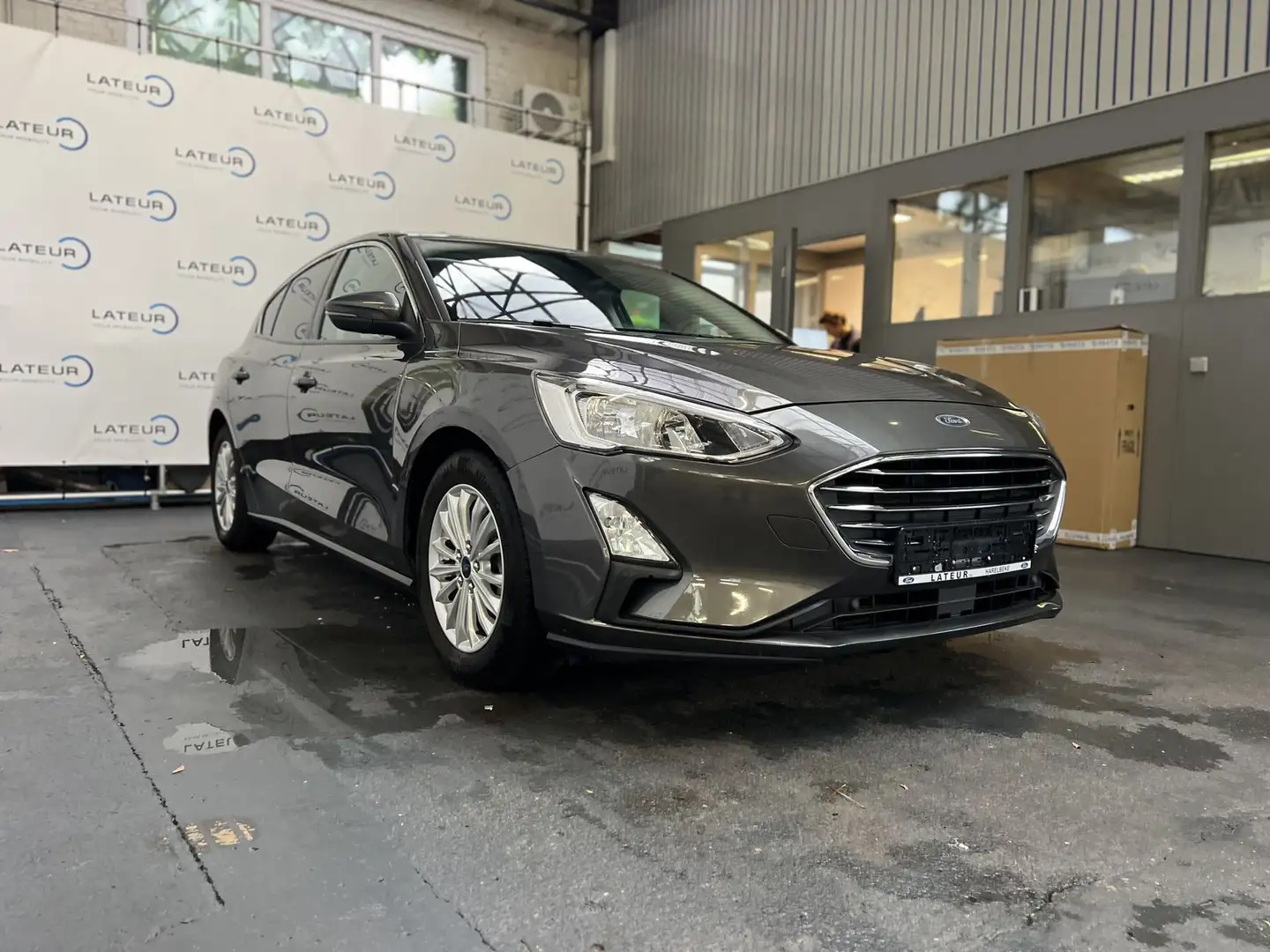 Ford Focus Titanium Business 1.0i EcoBoost 125pk / 92kW M6 - Grijs - 2