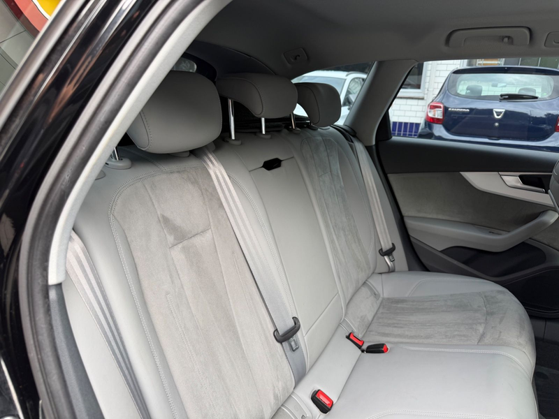 Audi A4 Avant,19 Zoll,Alcantara,schw. AHK,Scheckheft — photo 11
