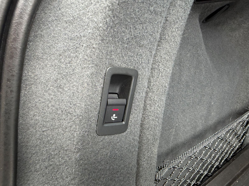 Audi A4 Avant,19 Zoll,Alcantara,schw. AHK,Scheckheft — photo 13