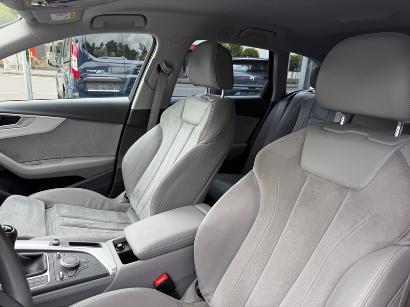 Audi A4 Avant,19 Zoll,Alcantara,schw. AHK,Scheckheft — photo 9