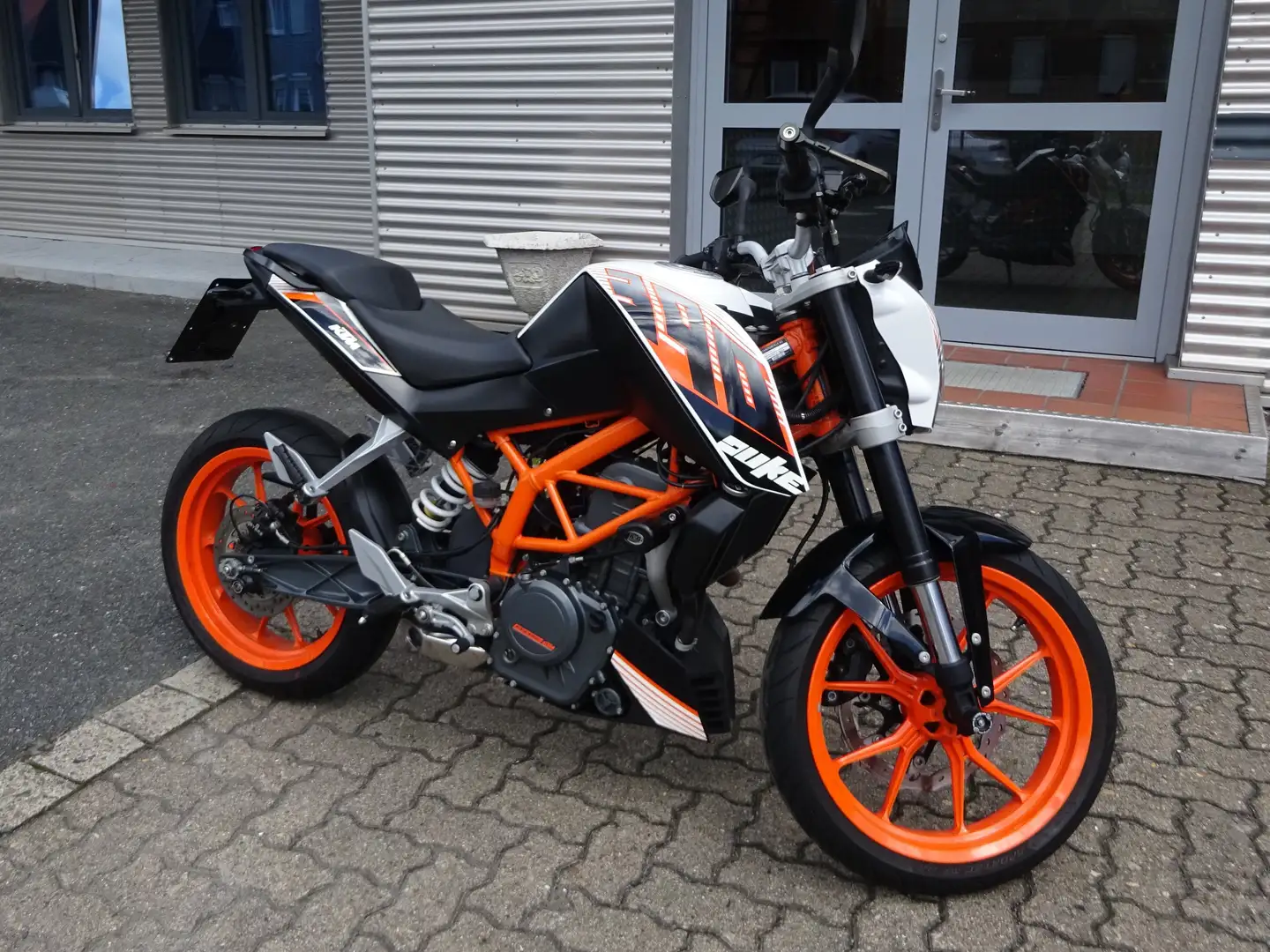 KTM 390 Duke 1. Hand, TÜV bis 04/27, R&G Fehér - 1