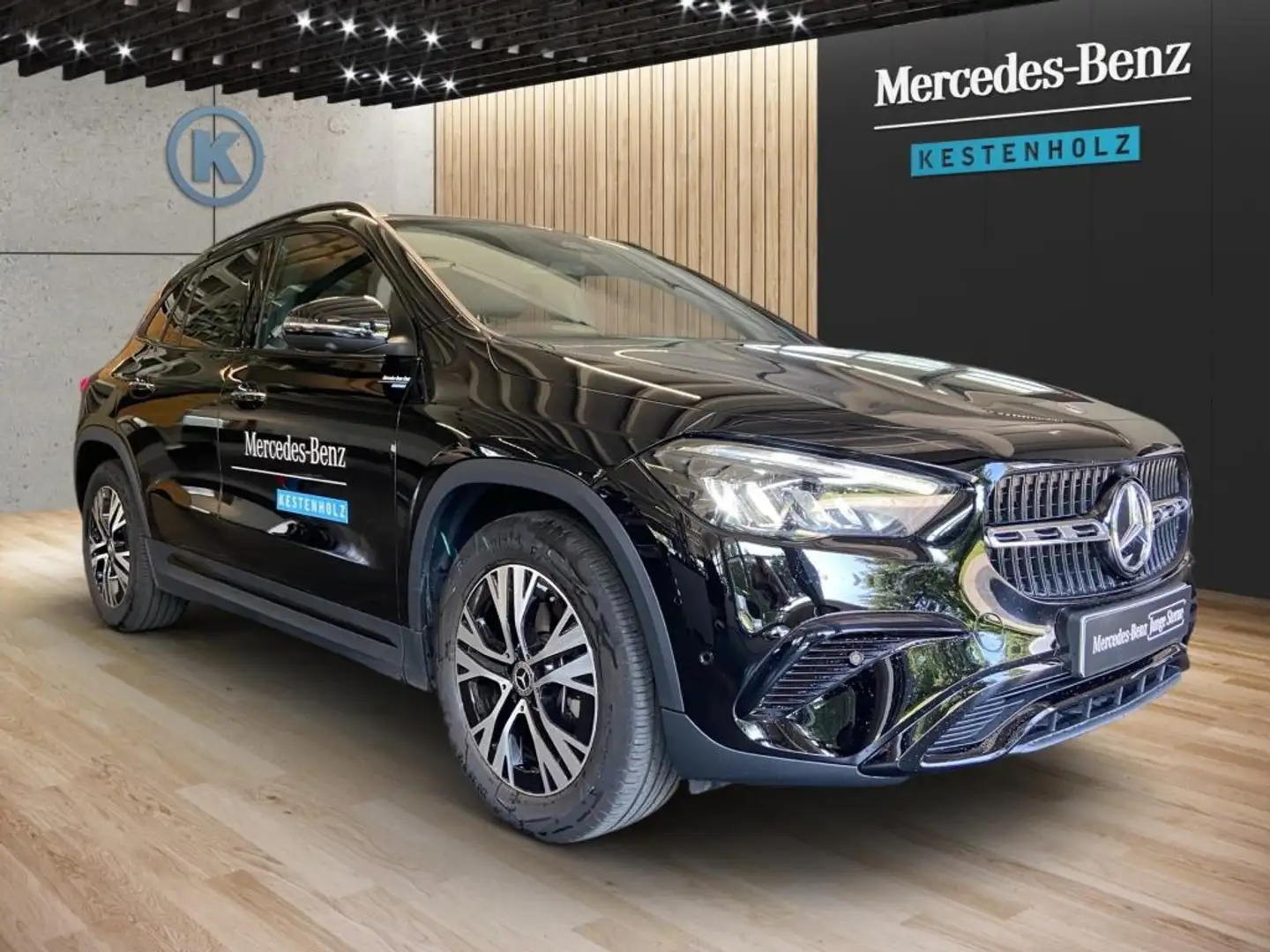 Mercedes-Benz GLA 200 EDITION*PROGRESSIVE*PANO*KEYLESS*DISTRO Schwarz - 2