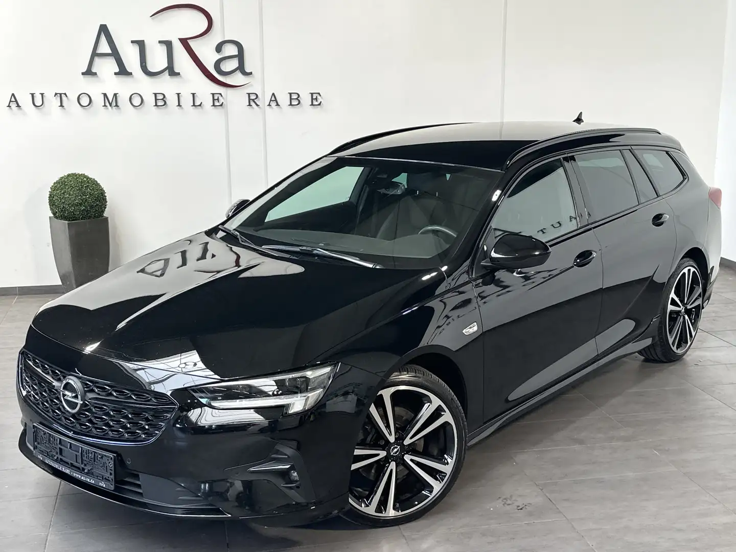 Opel Insignia SpT 2.0 D Ultimate OPC+NAV+LED+AHK+1HD Noir - 1