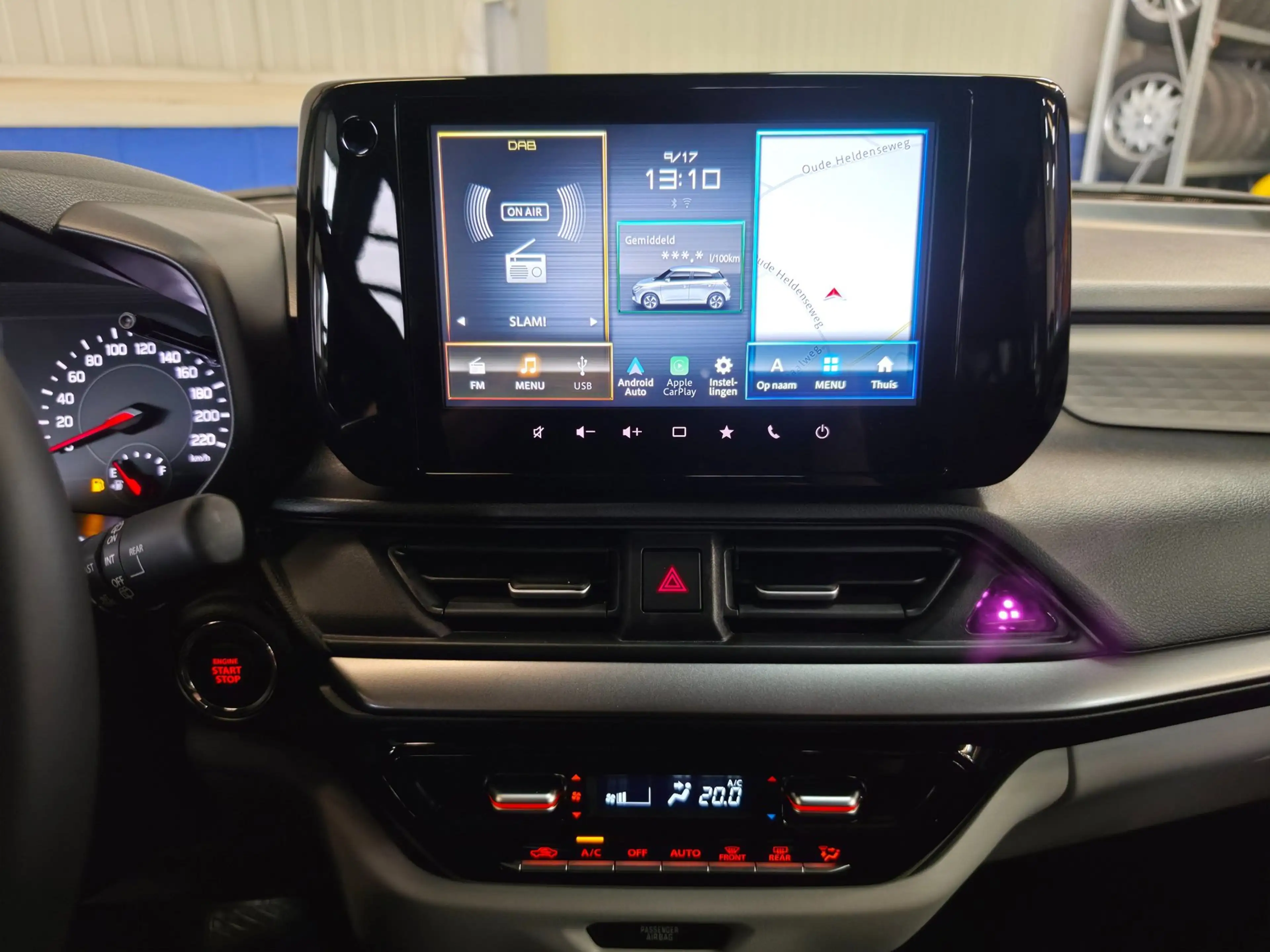 Suzuki Swift 1.2 Style Smart Hybrid — photo 7