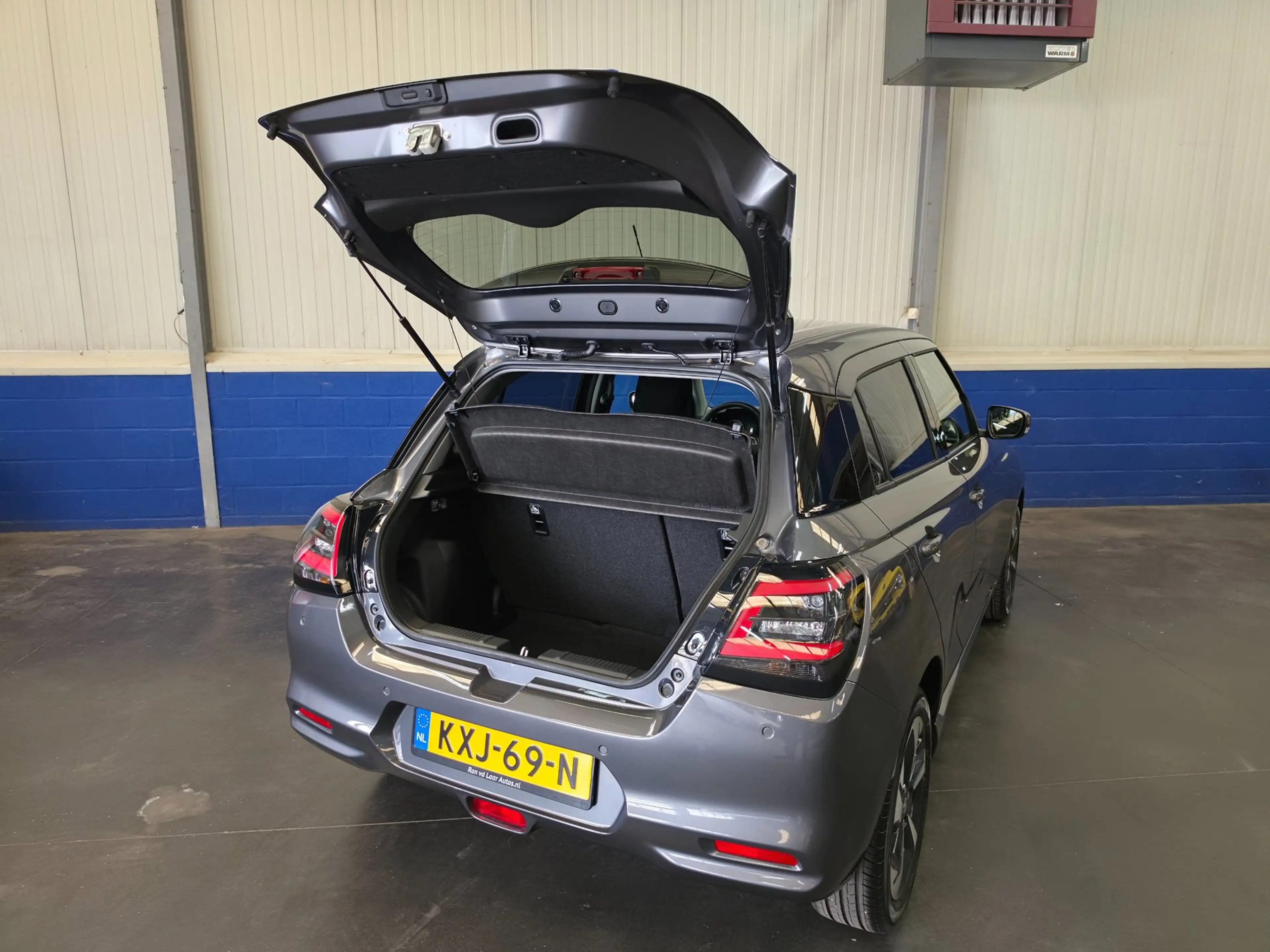 Suzuki Swift 1.2 Style Smart Hybrid — photo 14