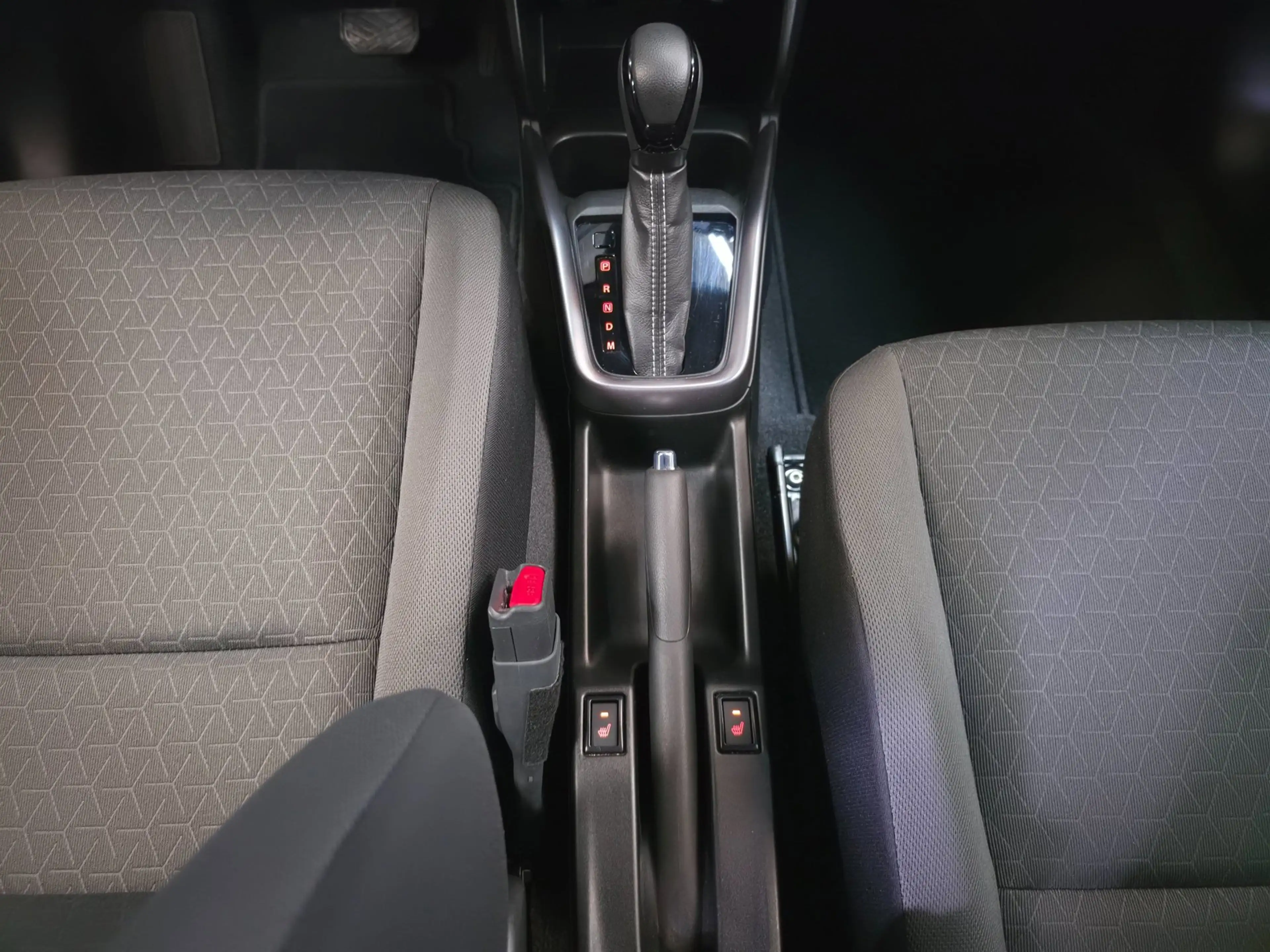 Suzuki Swift 1.2 Style Smart Hybrid — photo 11