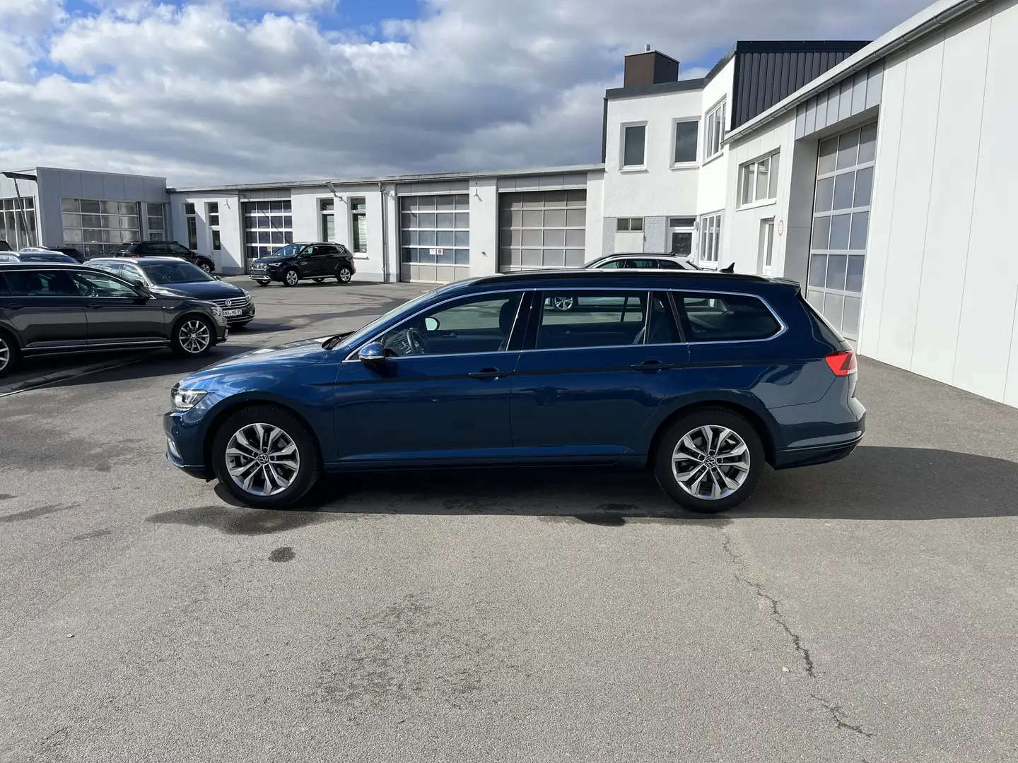 Volkswagen Passat Variant 2.0 TSI DSG Business 171€ m. 20% Anzahlung AHK D Blau - 2