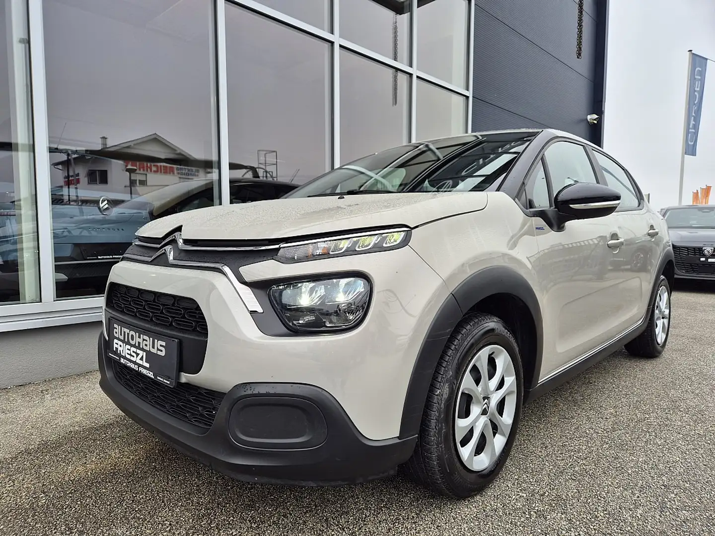 Citroen C3 PureTech 83 S&S 5-Gang-Manuell Live Beige - 1