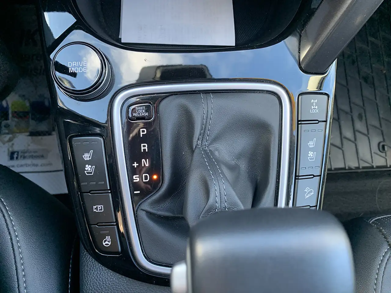 Kia Seltos снимка Kia Seltos