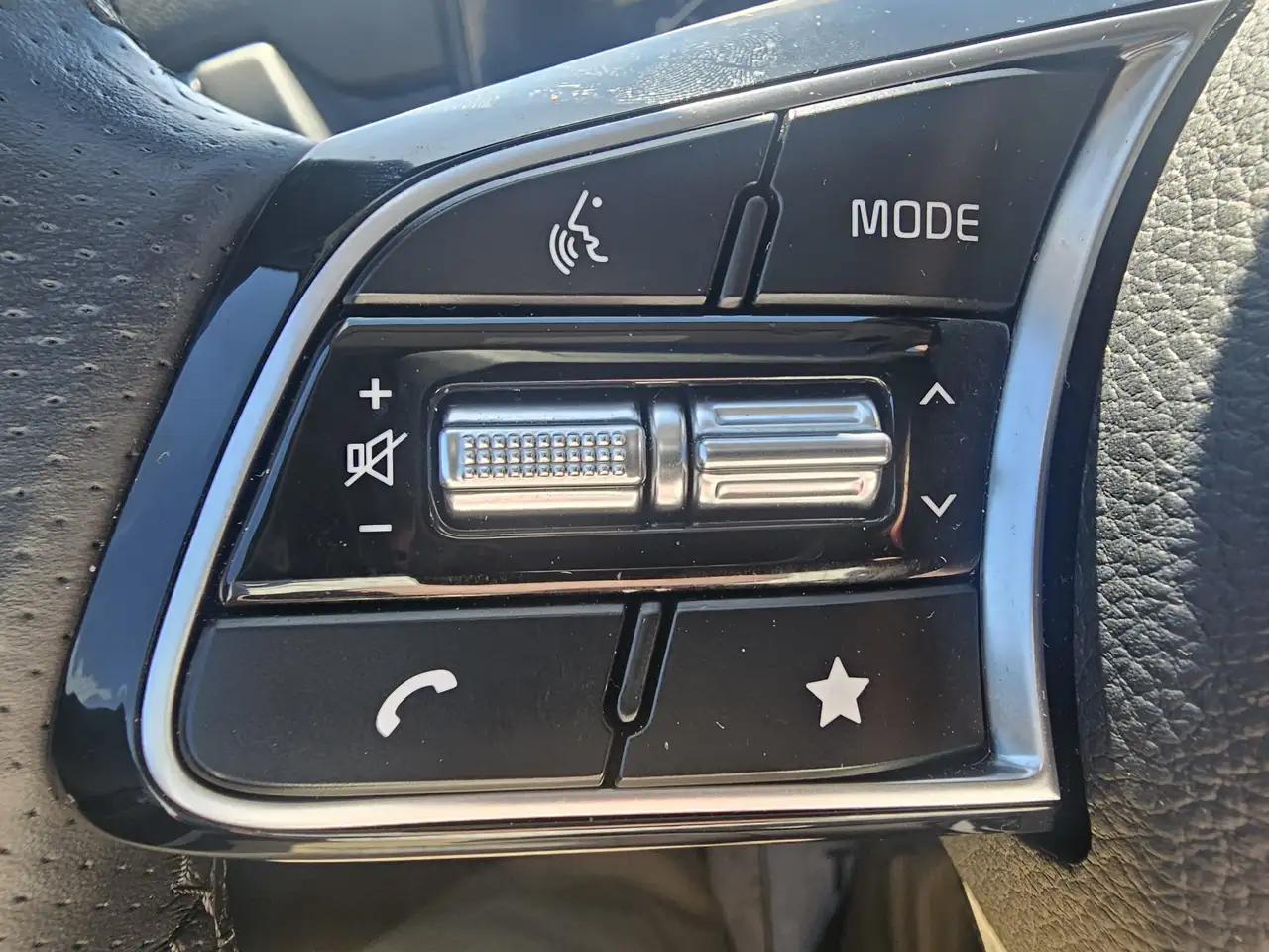 Kia Seltos снимка Kia Seltos