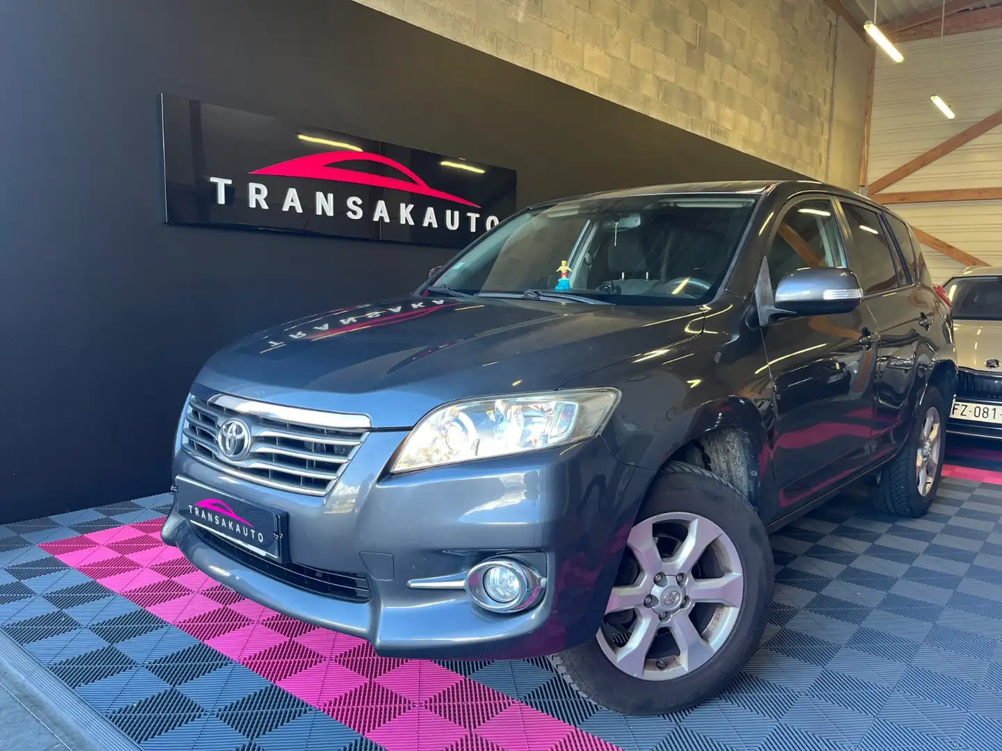 Toyota RAV 4 Life Grau - 1